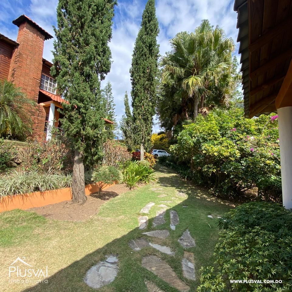 Villa de dos Niveles con Vista a la Montaña 430246