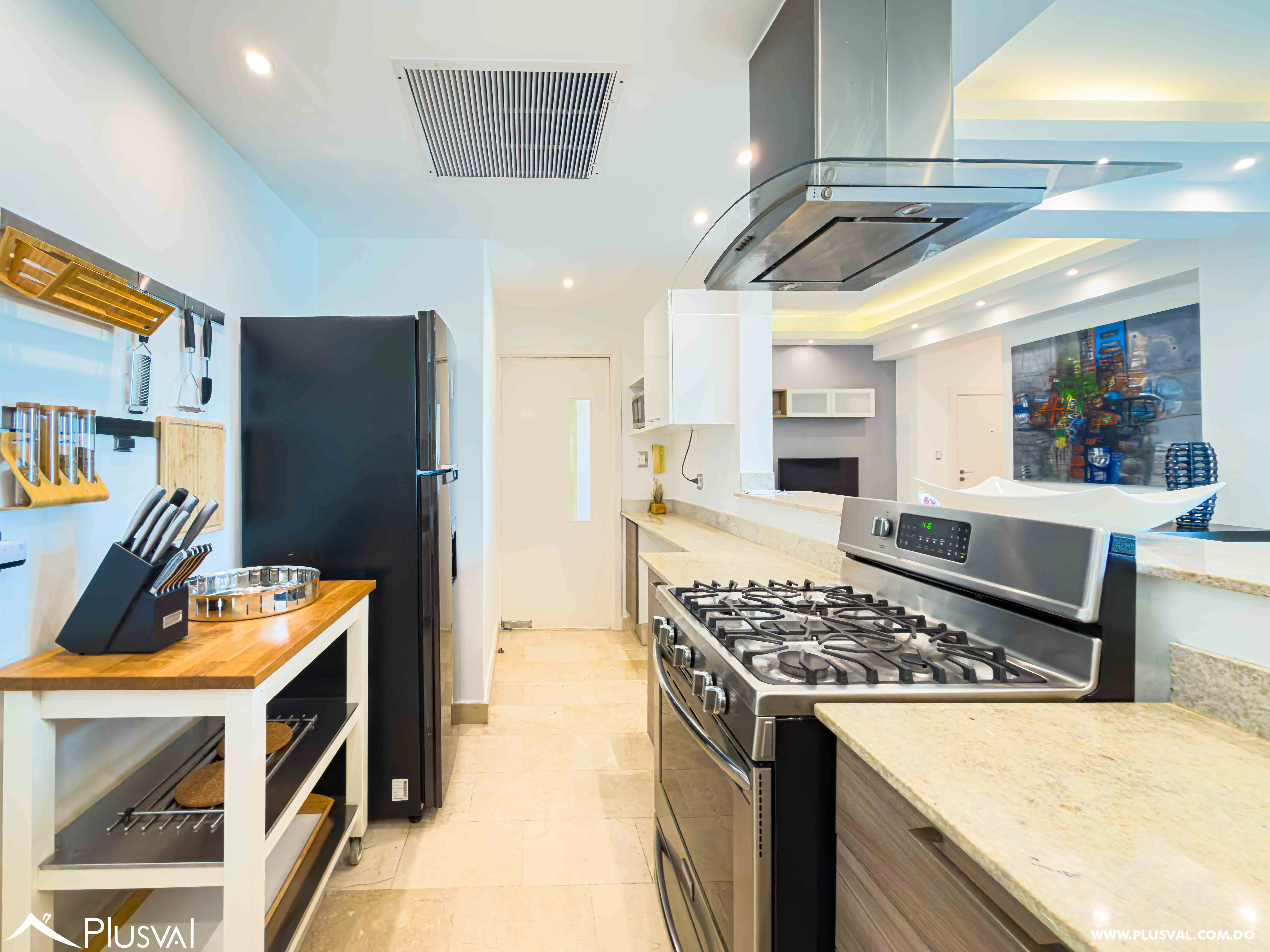 Elegante Apartamento Amueblado en Alquiler en Naco con 2 Habitaciones y Piso Alto 496568