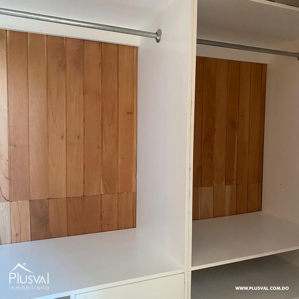 Casa Moderna de Dos Niveles en Complejo Cerrado con Diseño Funcional y Patio 483975