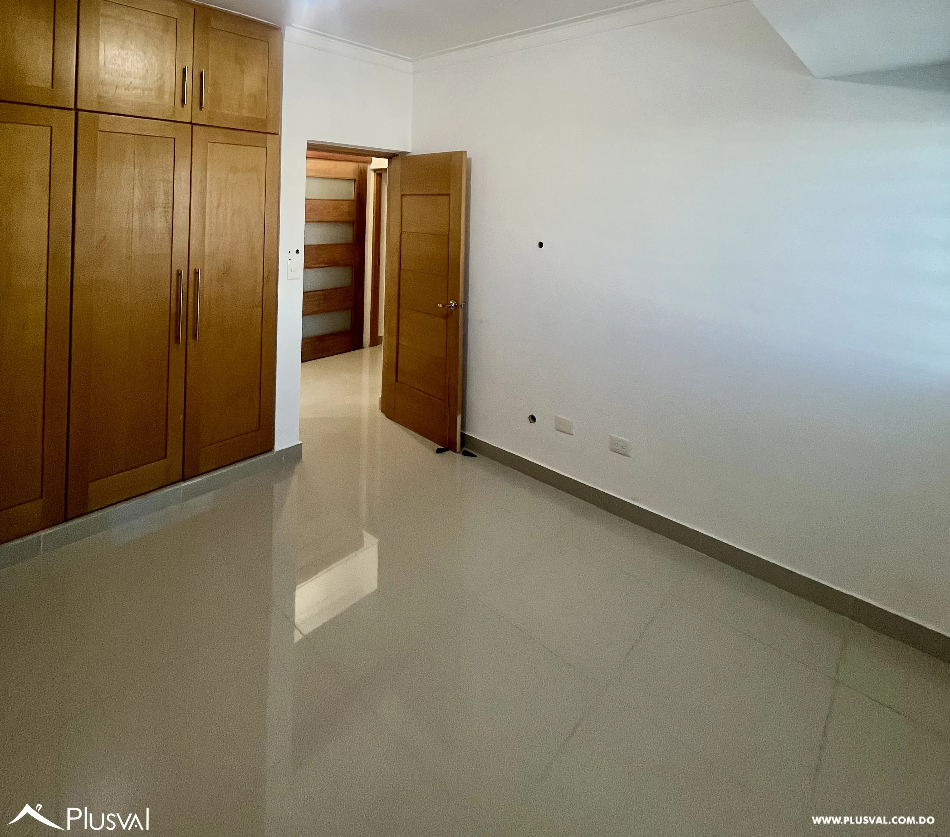 Amplio  Penthouse en venta remodelado con Terraza 481559