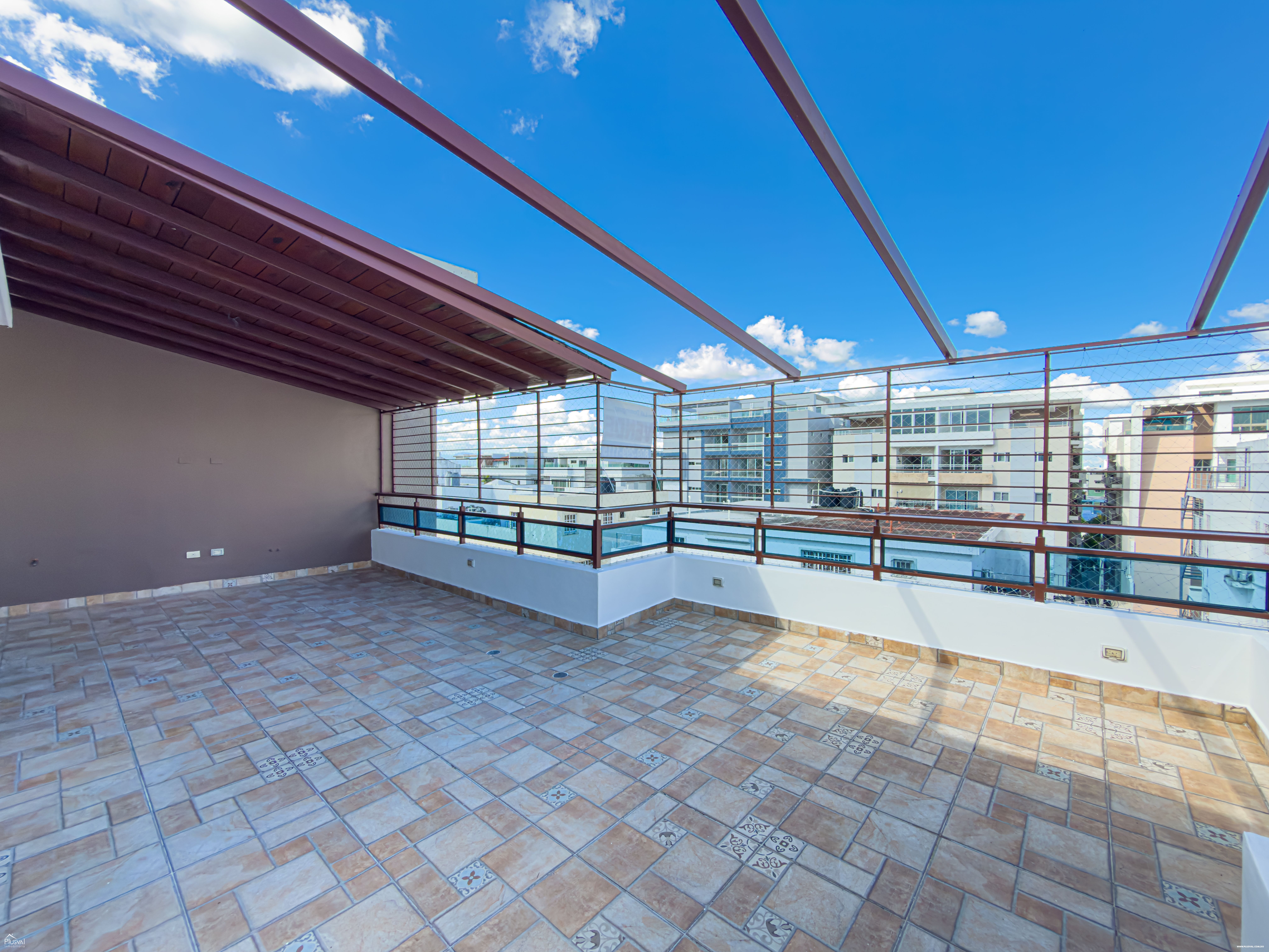 Apartamento en Alquiler 6to nivel en Los Restauradores con 3 Habitaciones 476326