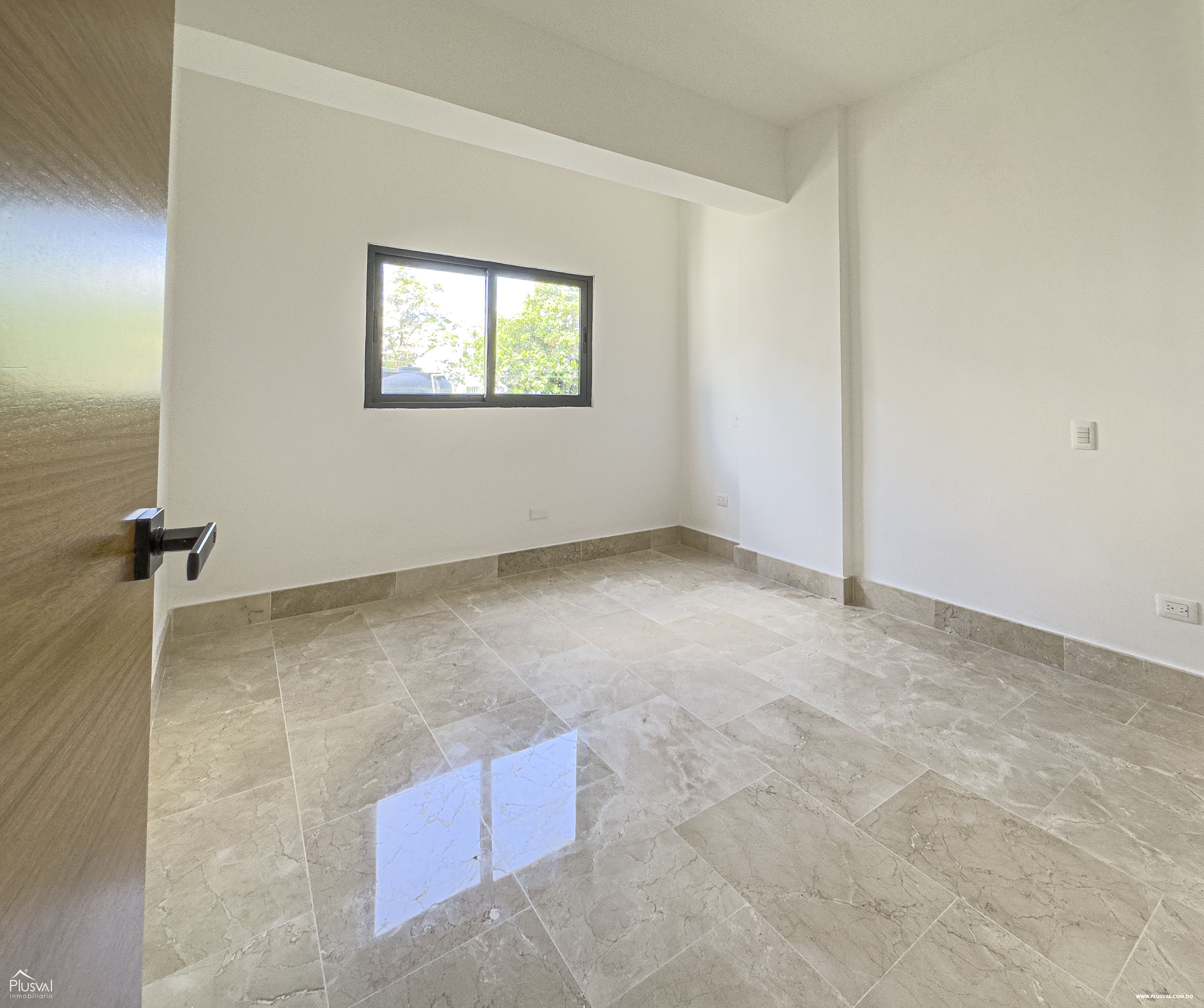 Apartamento en alquiler con línea blanca, Piantini. 284306