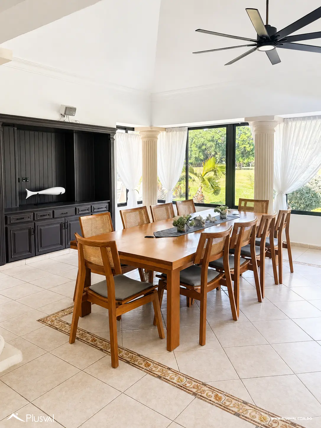 Villa Amueblada en Venta con Jacuzzi y Vista al Campo de Golf en Metro Country Club 504774