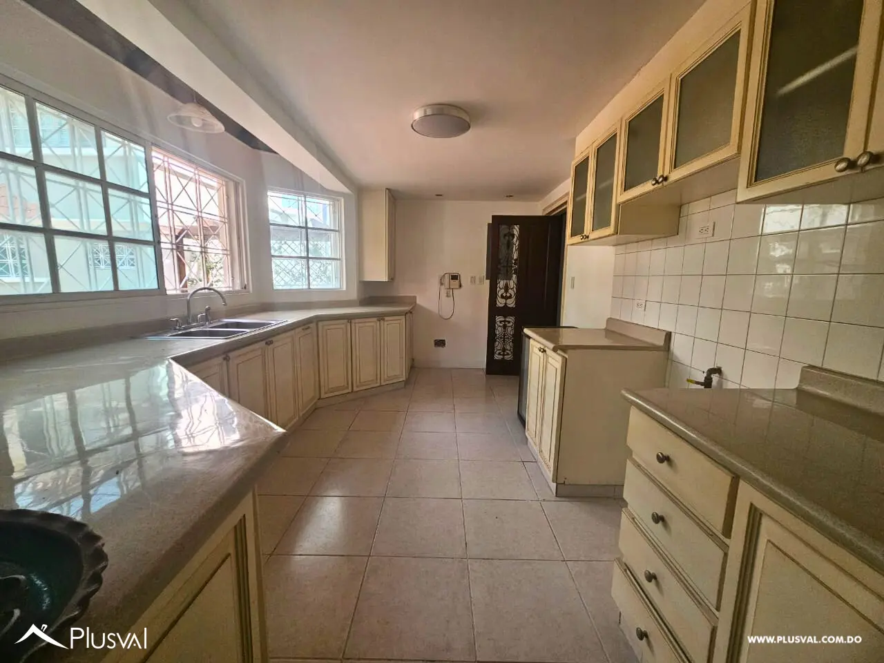 Casa en venta de 3 habitaciones en Piantini 470965