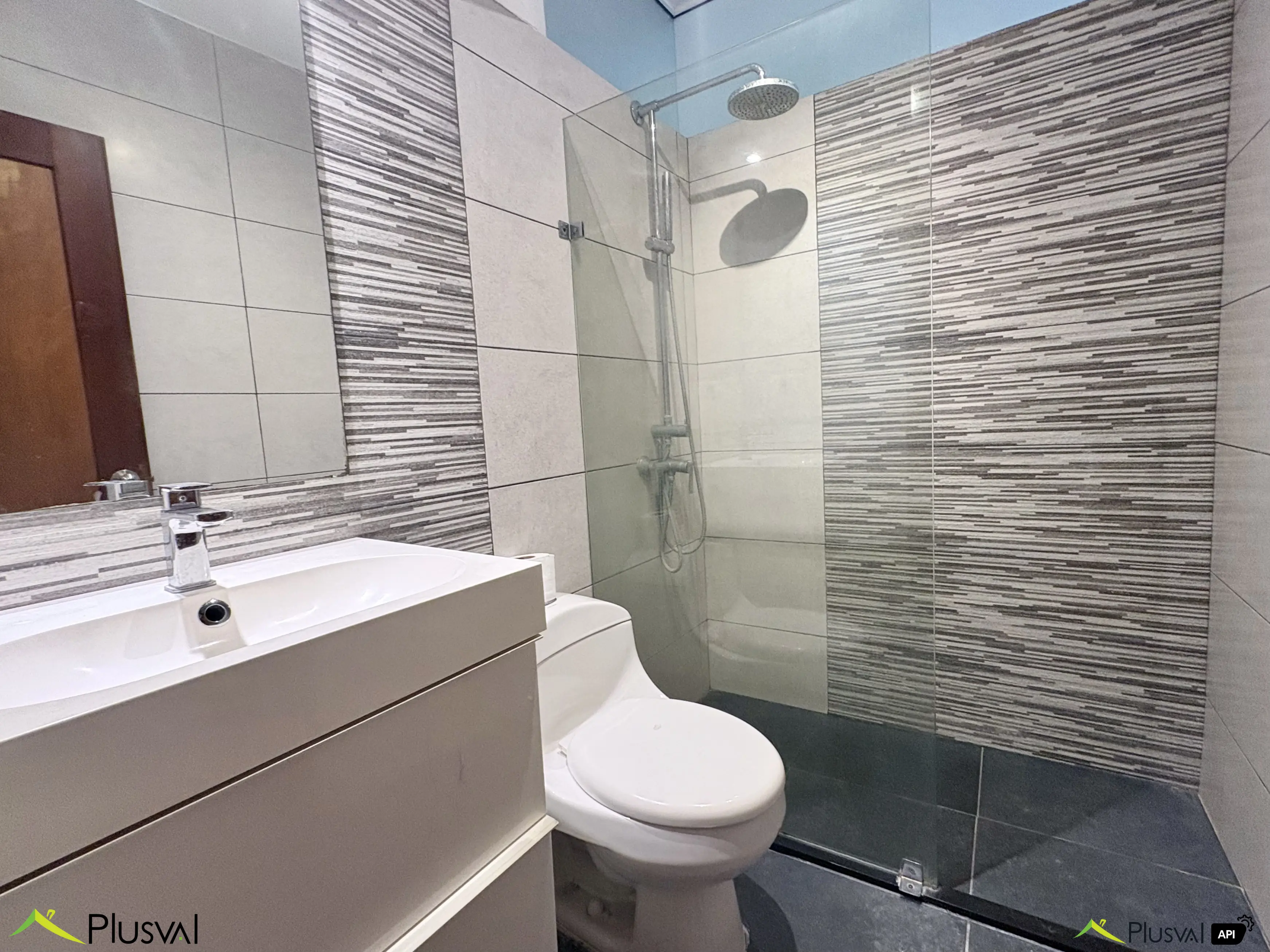 Apartamento de 2 habitaciones en una elegante torre en Evaristo Morales 450391