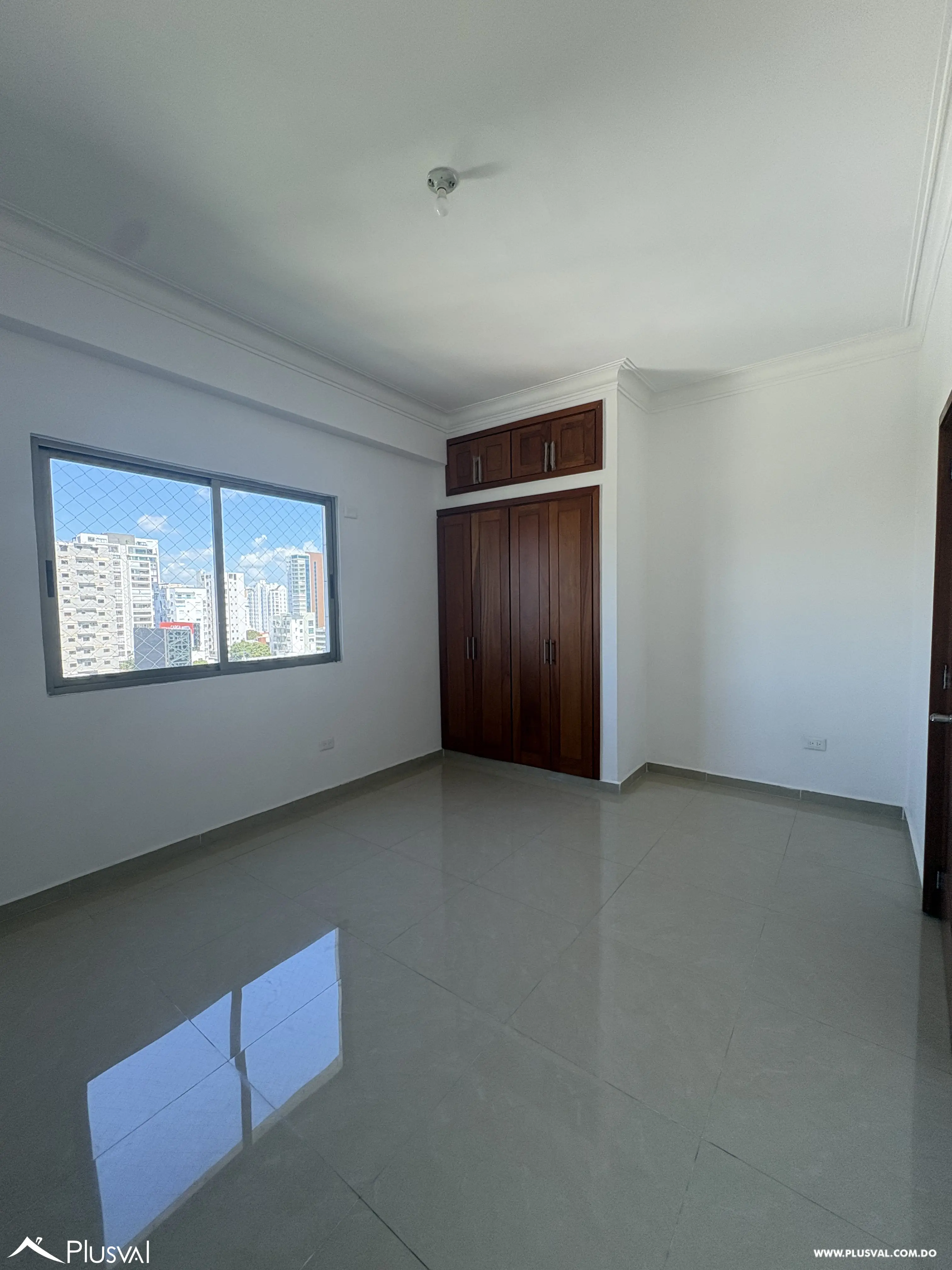 Apartamento en alquiler con 2 habitaciones y 2.5 baños, en El Vergel. 489232