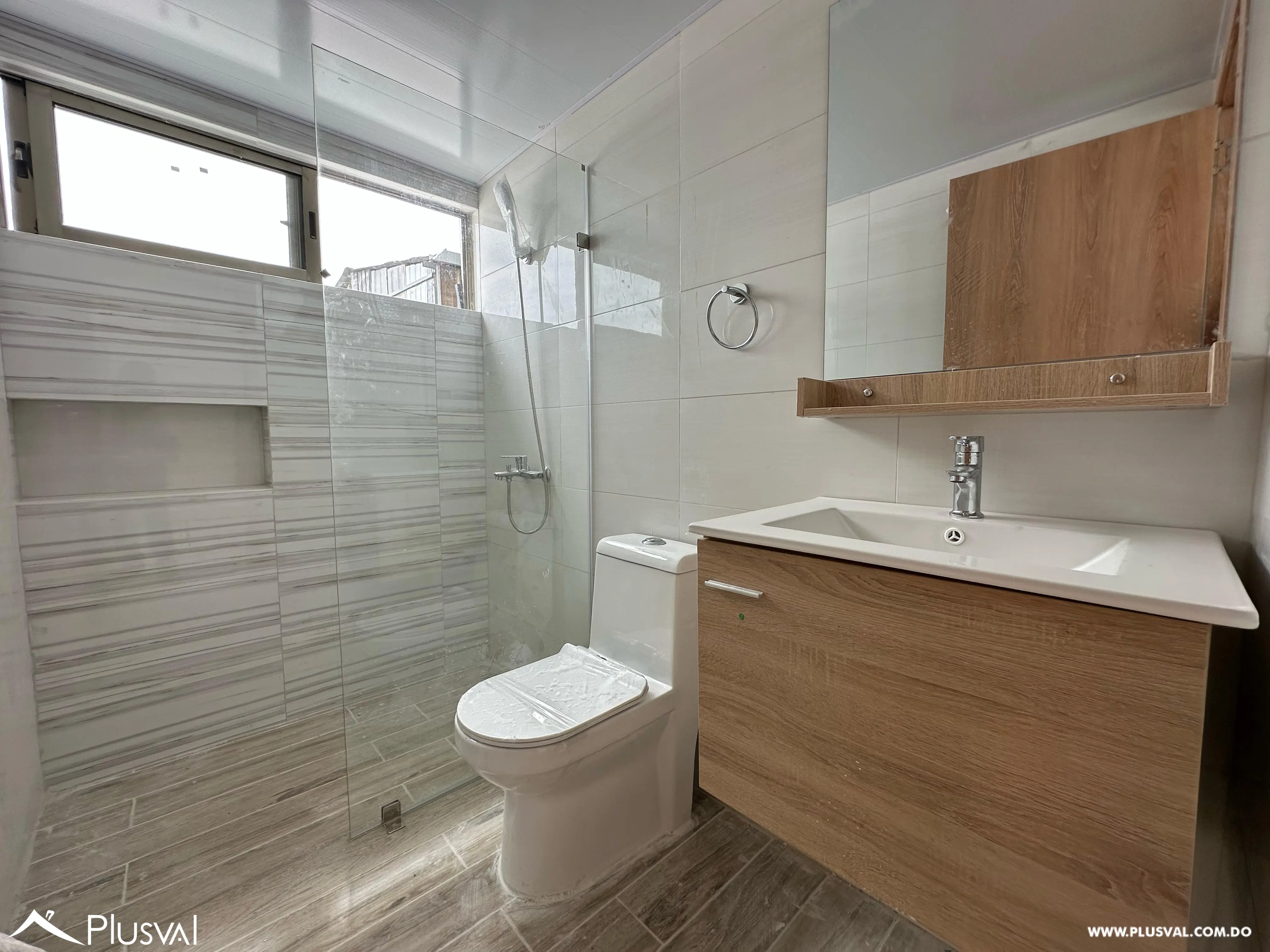 Apartamentos en venta de 2 y 3 habitaciones con patio y terraza 482367