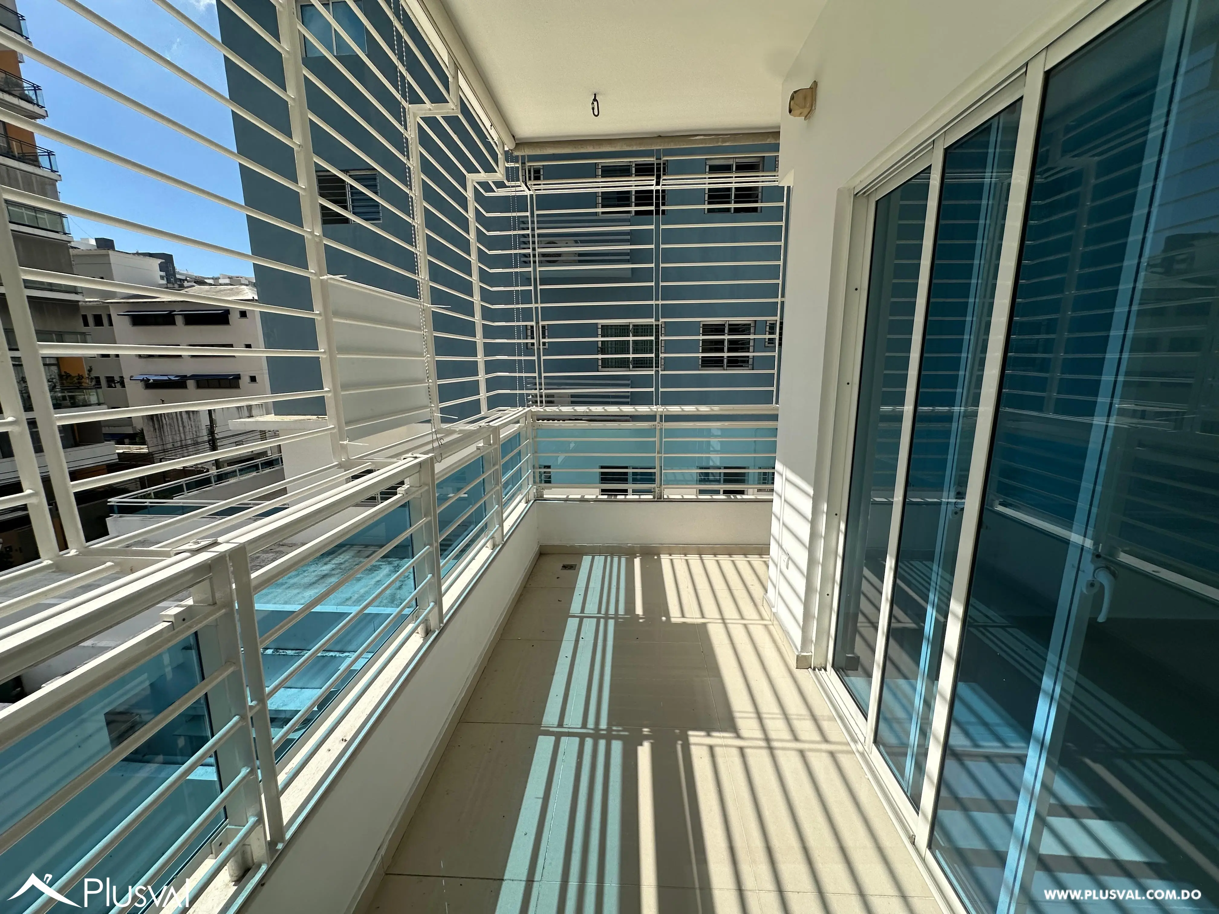 Venta de apartamento de 3 habitaciones en Evaristo Morales 484564