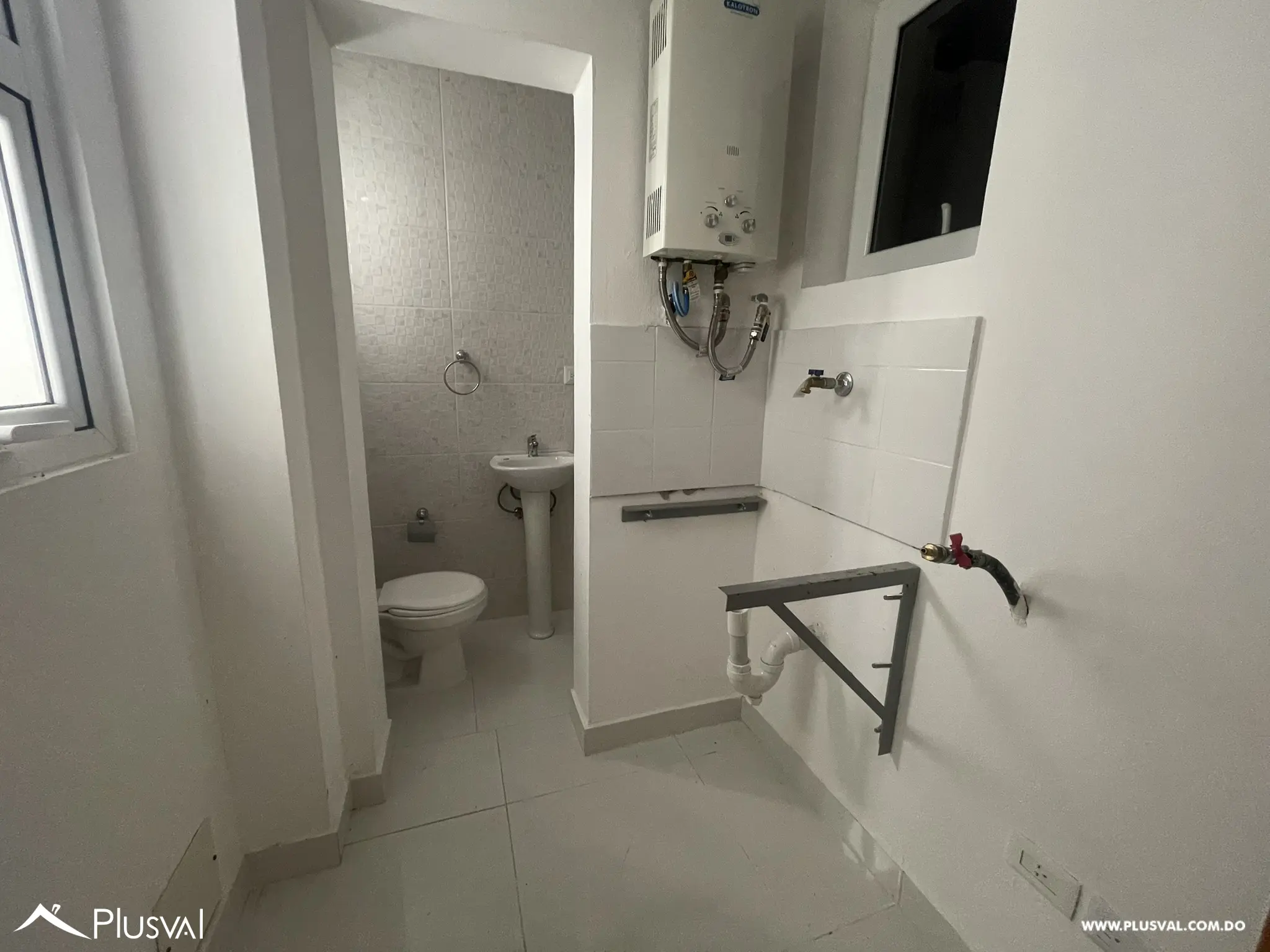 Apto. Alquiler - Av. Hispanoamericana - 5to Nivel - Zona Residencial 485003