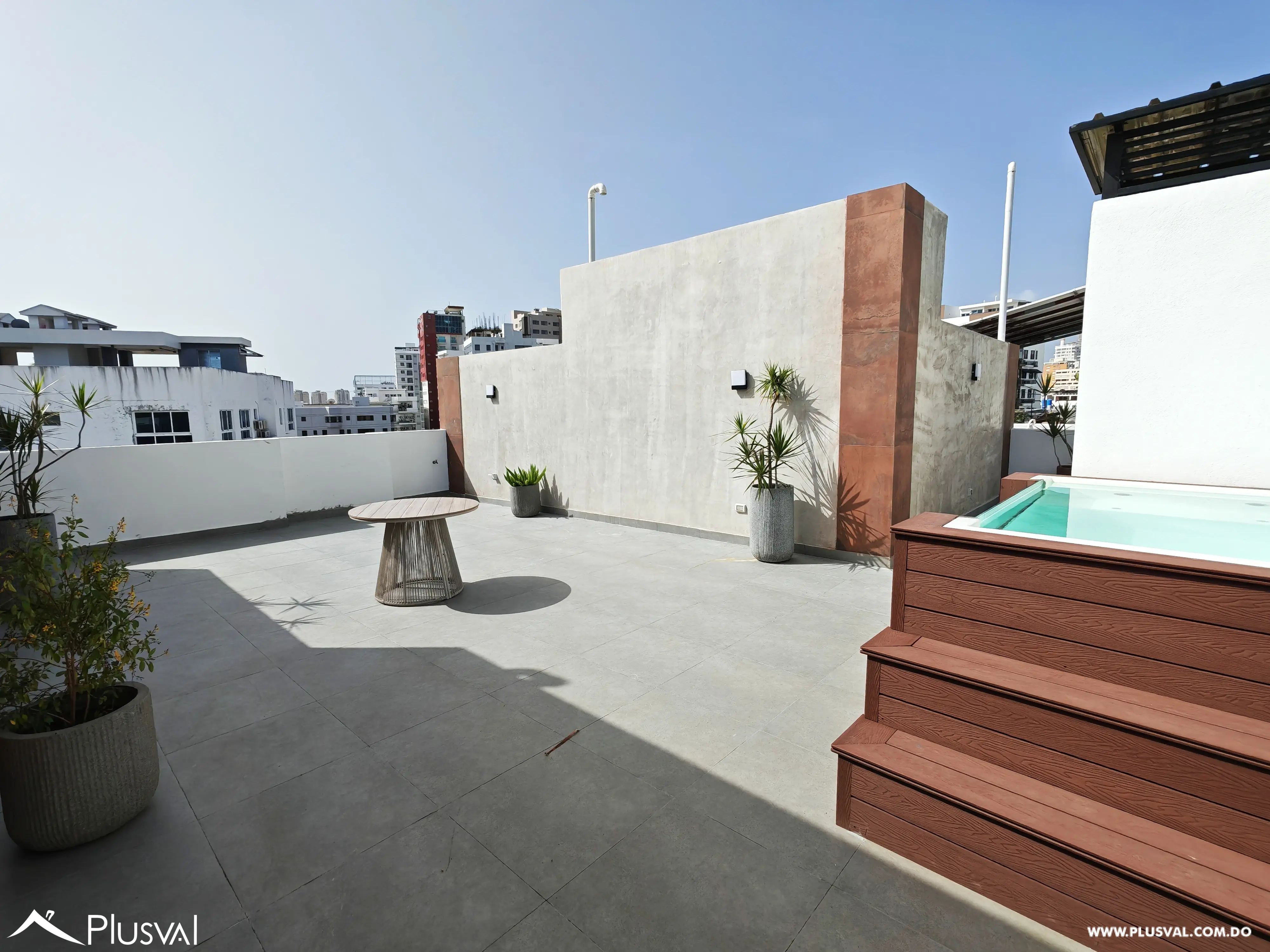 Apartamento con terraza en venta en el Vergel 527008
