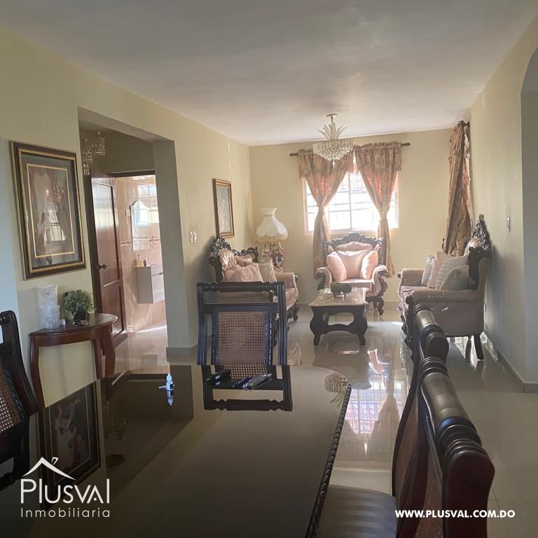 Amplia casa de dos niveles en venta en la Herradura. 293550