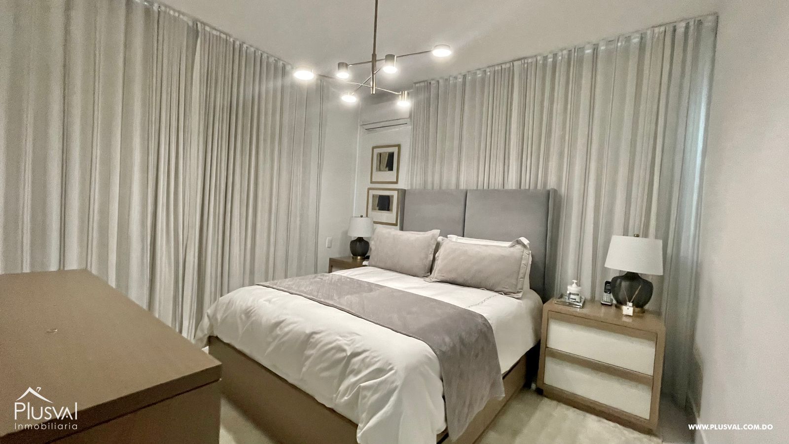 Amplio apartamento en alquiler ubicado en zona privilegiada de Santiago. 257783