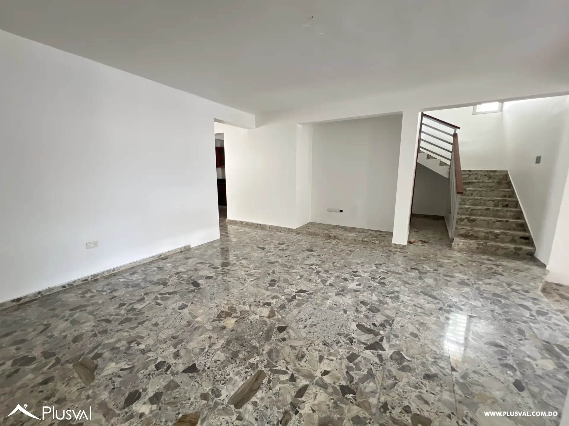 Amplia Casa en Alquiler en Altos de Arroyo Hondo II, frente al Parque Botánico 460068