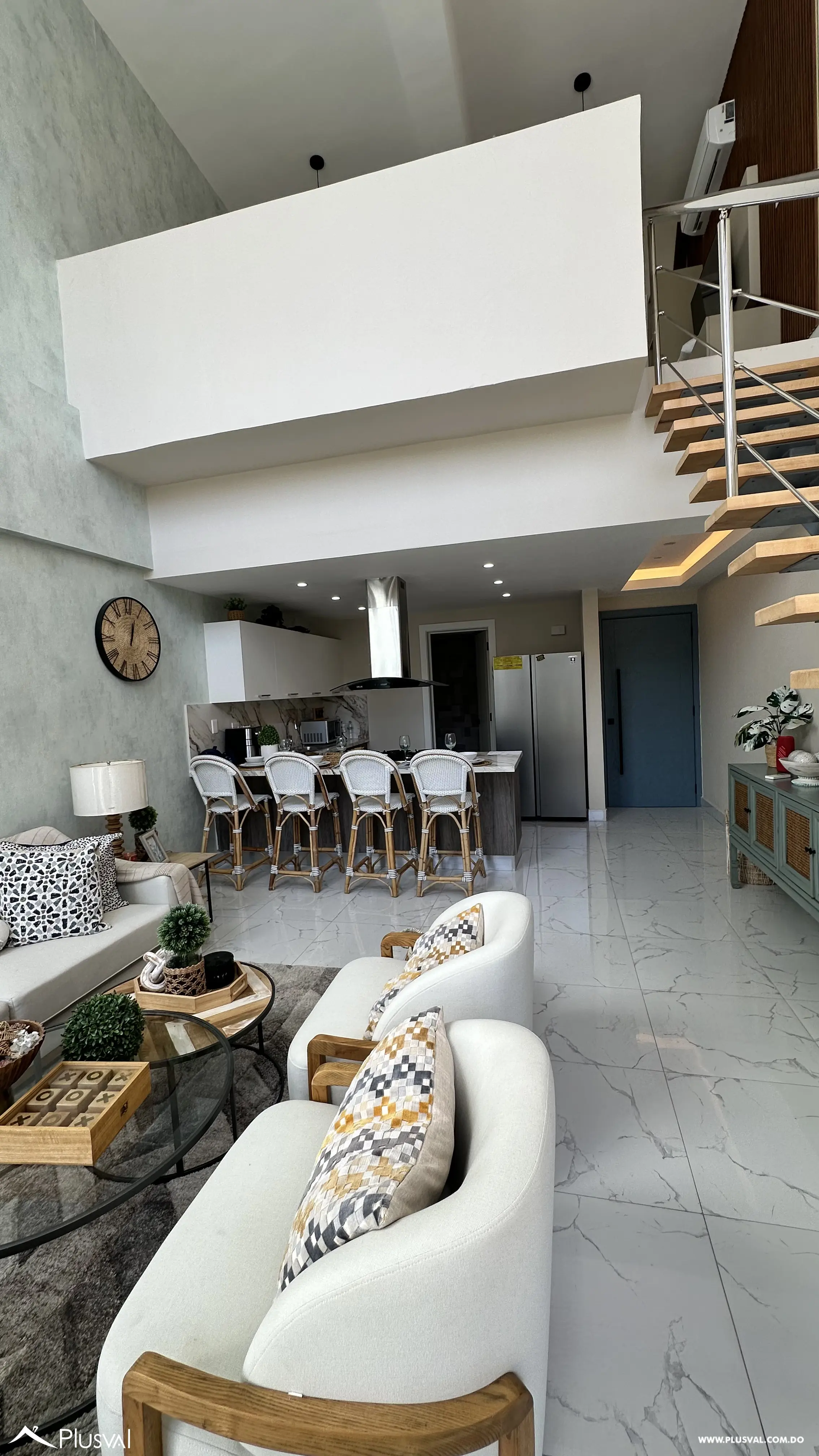 Apartamento de 1 habitación en venta en Evaristo Morales, loft amueblado 499742