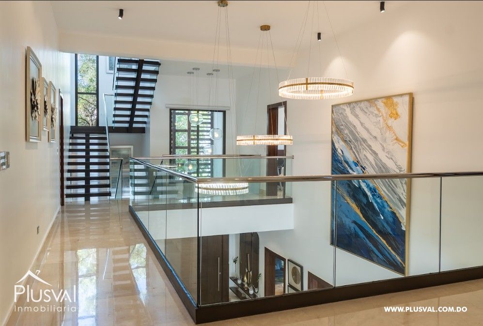 Elegante y Espaciosa Casa de Tres Niveles en Venta Ubicada en Cerros de Gurabo 495880