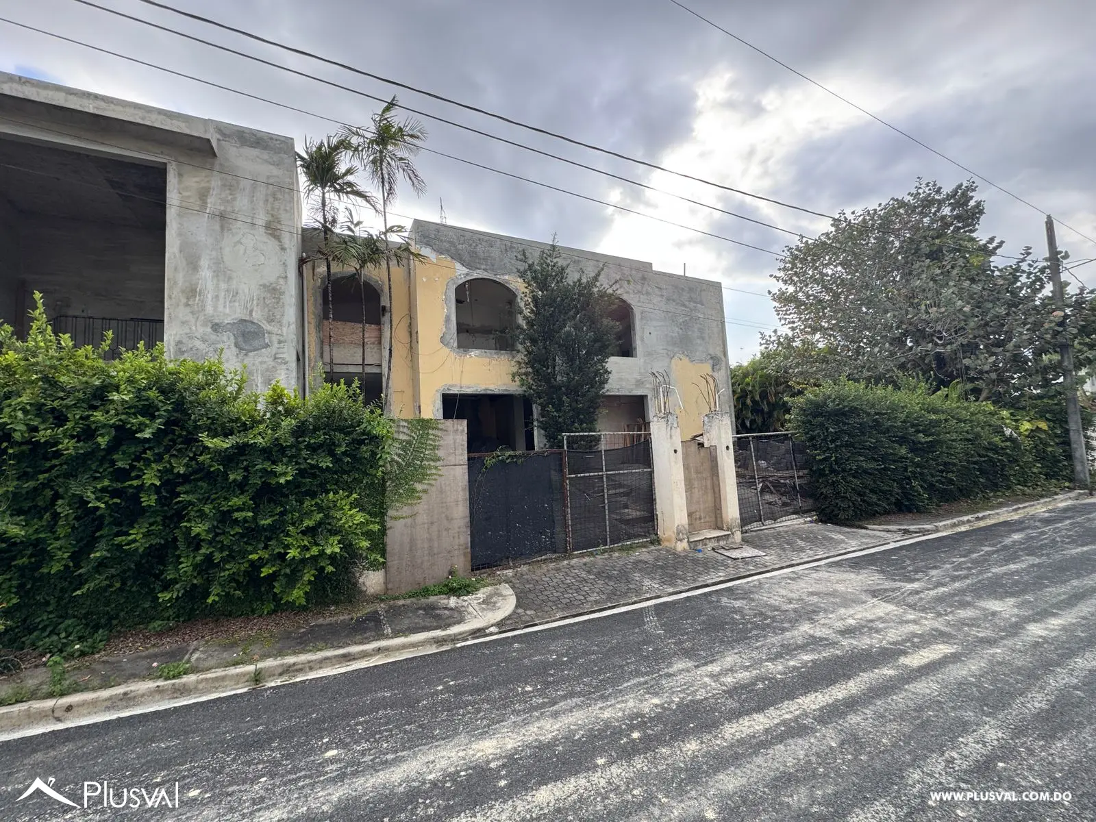 Amplio terreno para desarrollo residencial  en Arroyo Hondo Viejo. 498676