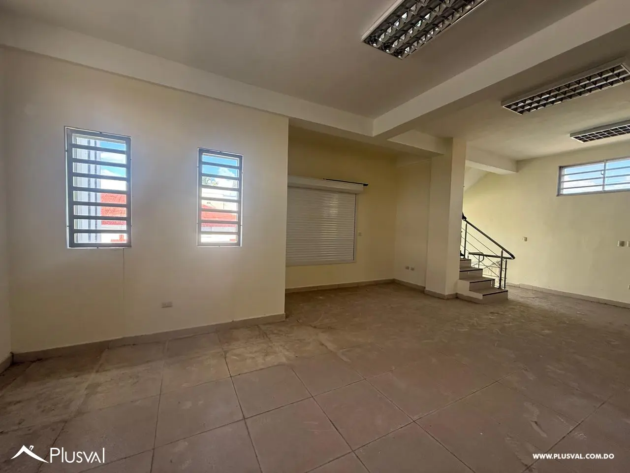 Local Comercial 2 niveles, 320mt2 Hato Mayor del Rey 480113