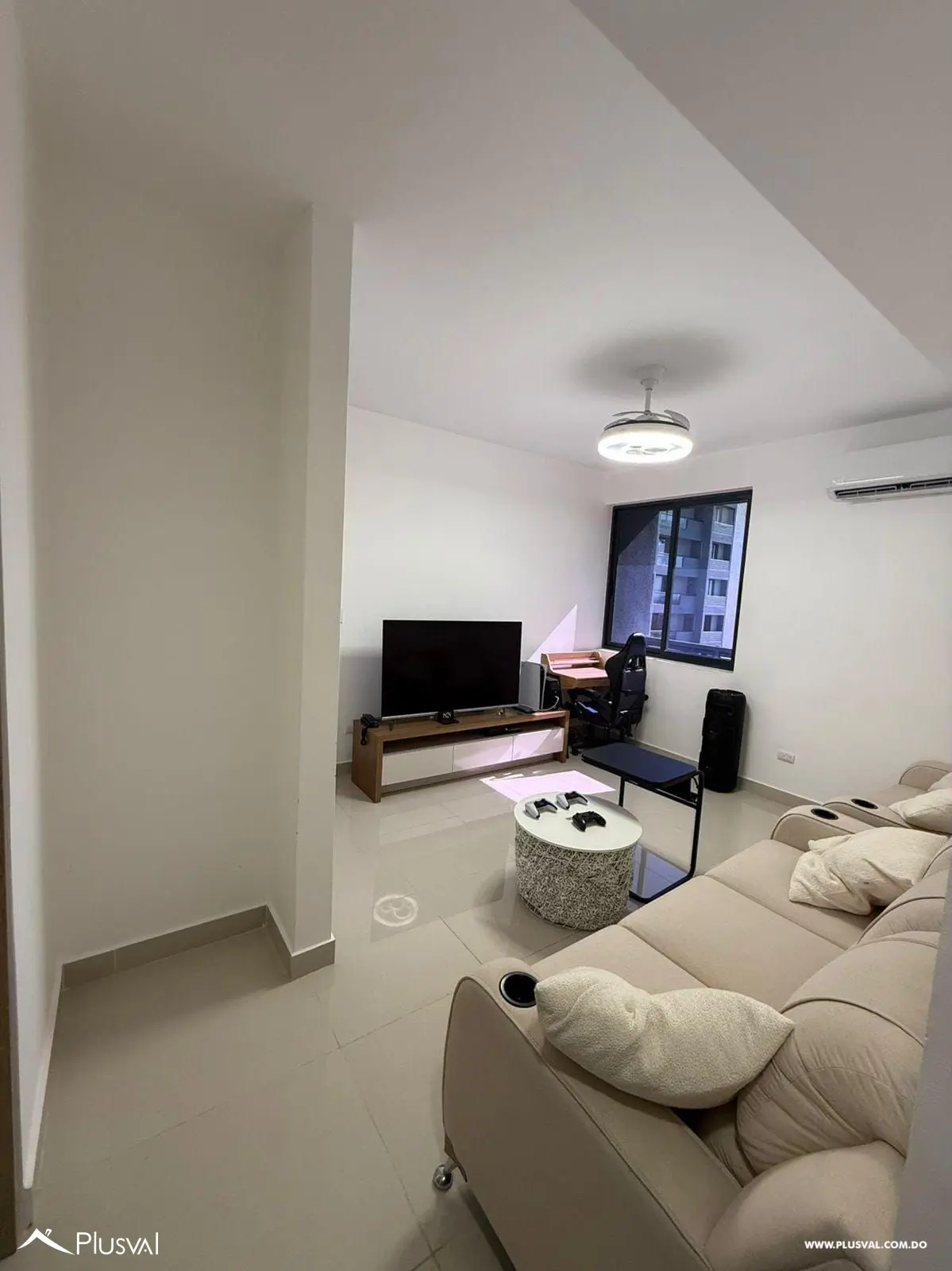 Amplio Apartamento de 3 Habitaciones y Estudio en la Ave. Hispanoaméricana 519969
