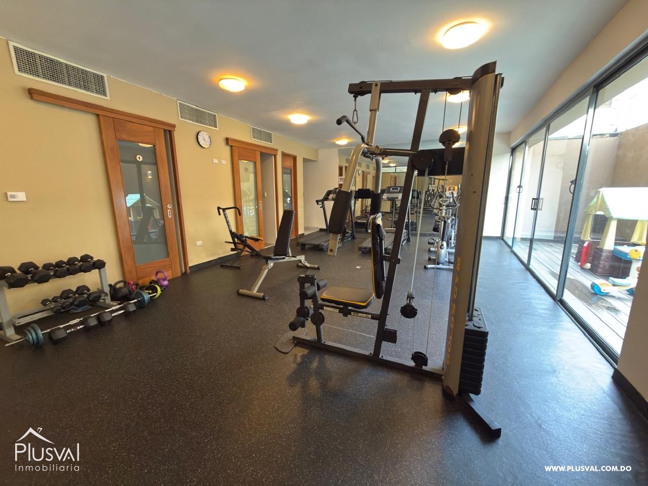 Alquiler en moderna torre en Evaristo Morales 481904