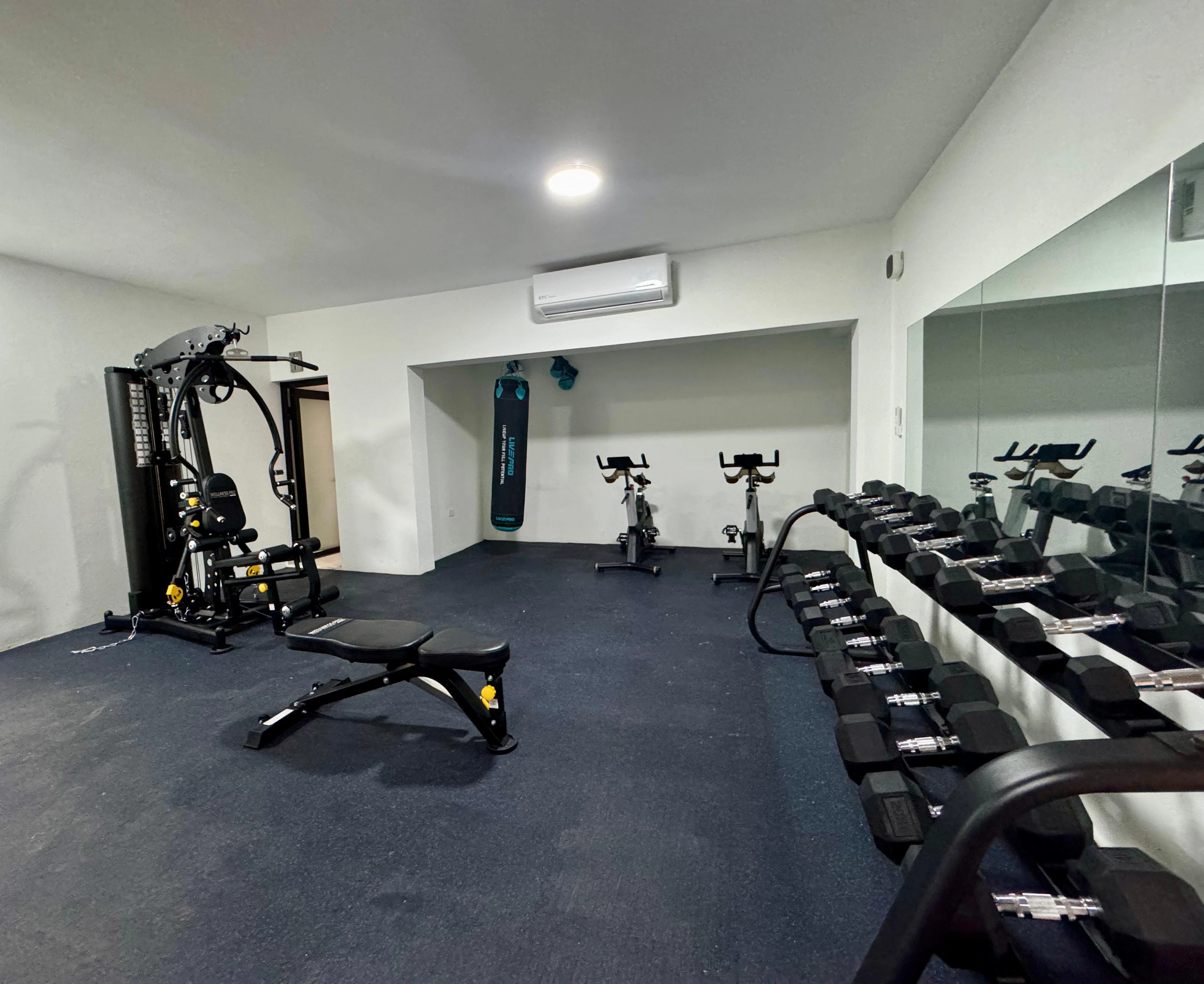 Apartamento ubicado en  el 6to piso de la torre ubicada en el corazon de la ciudad, en La Salle 440767