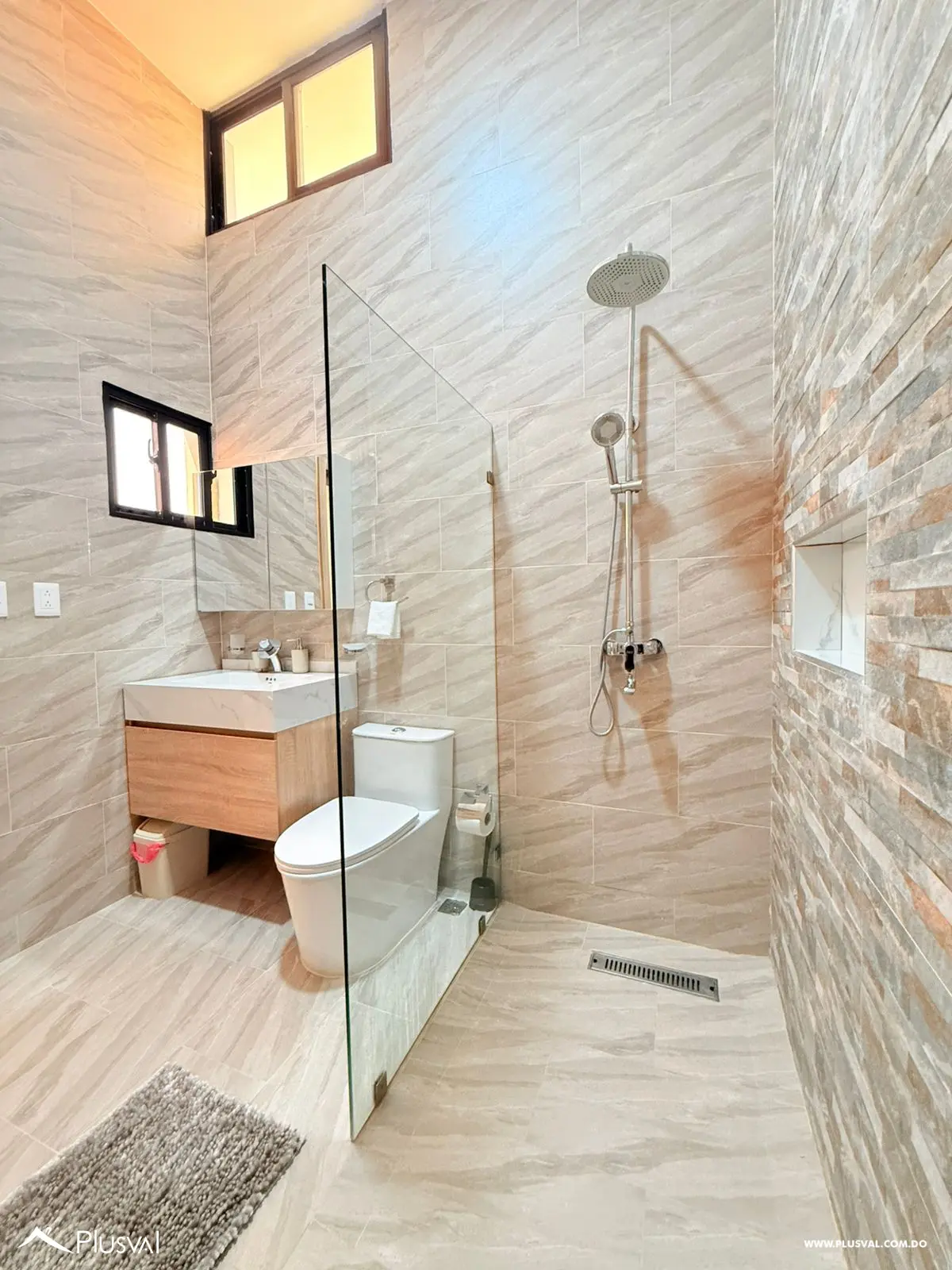 Alquiler de Villa con patio y piscina totalmente amueblado 470252