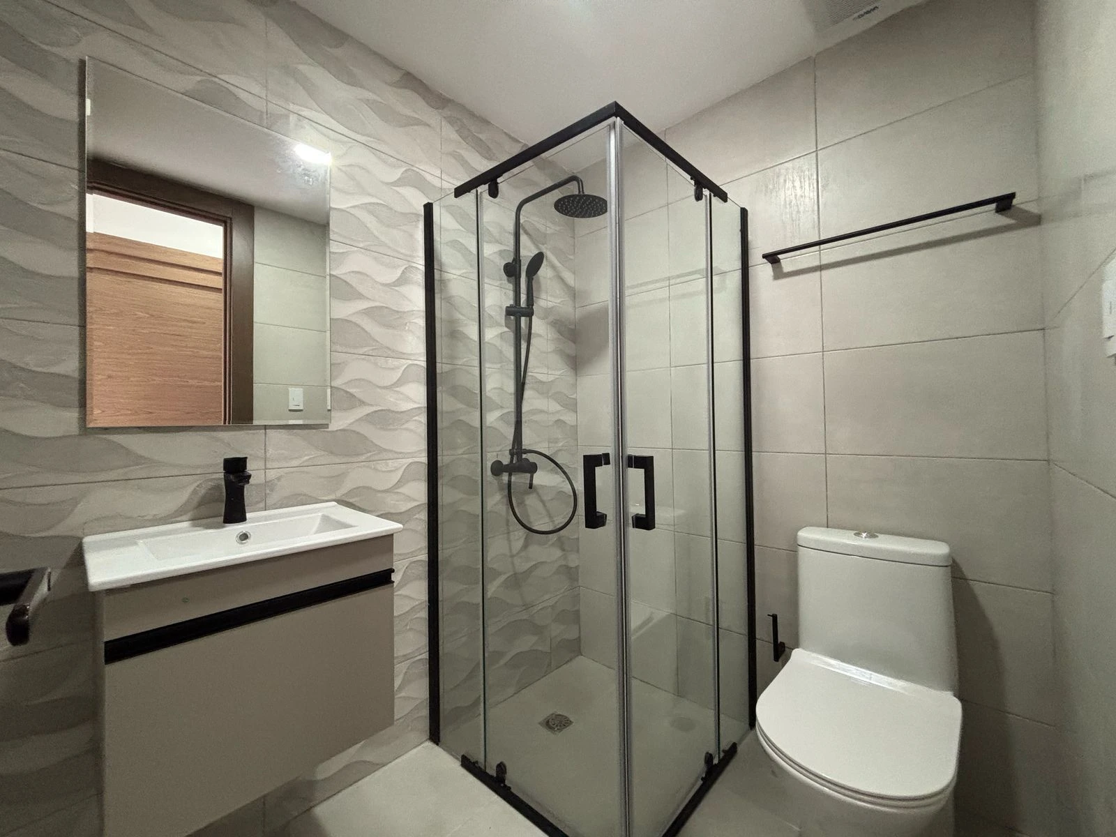 Alquiler de apartamento de 2 habitaciones en torre de lujo 444192