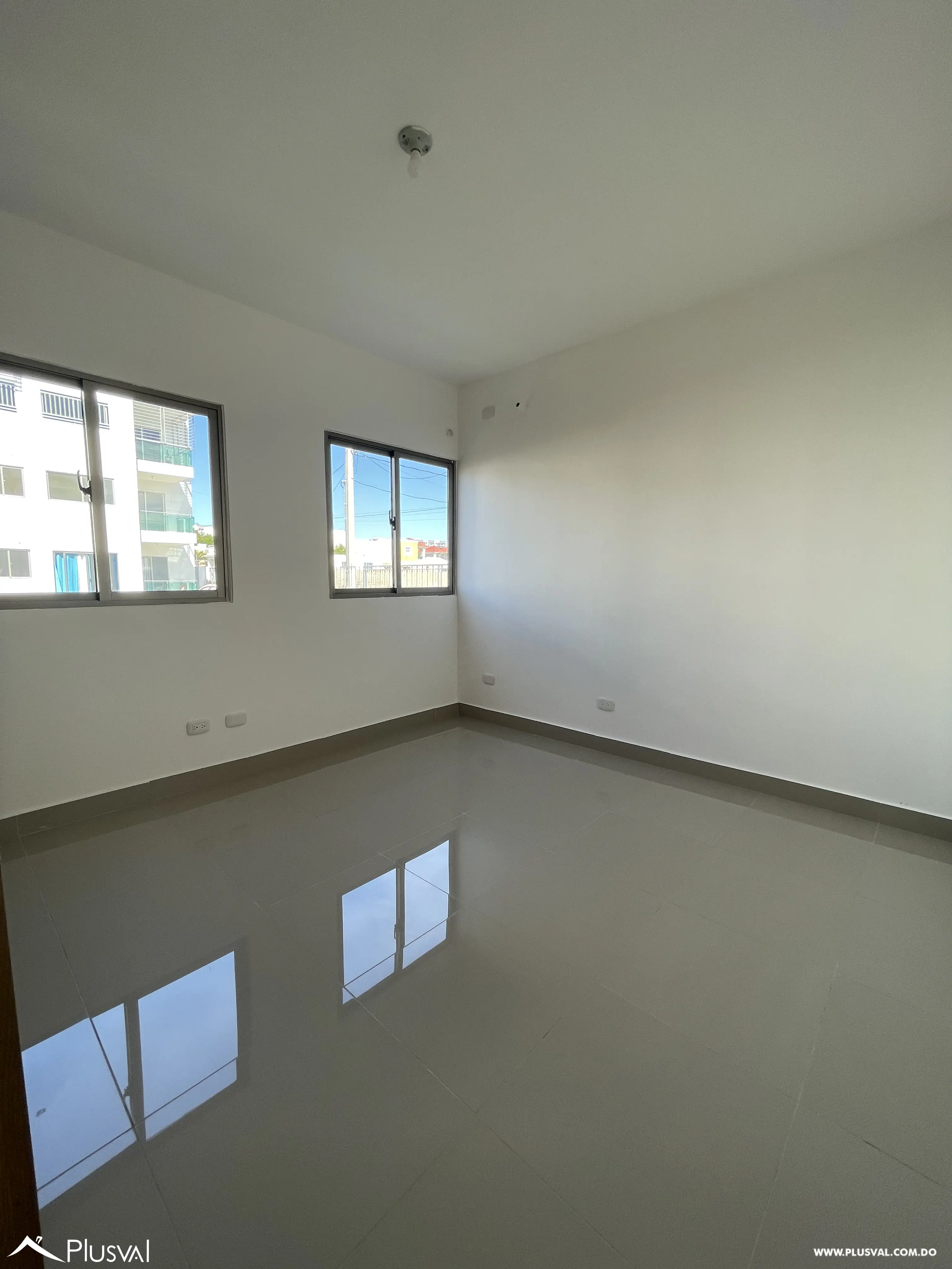 Complejo de  Aptos - Primer Nivel - 3 Habitaciones + Patio 528106