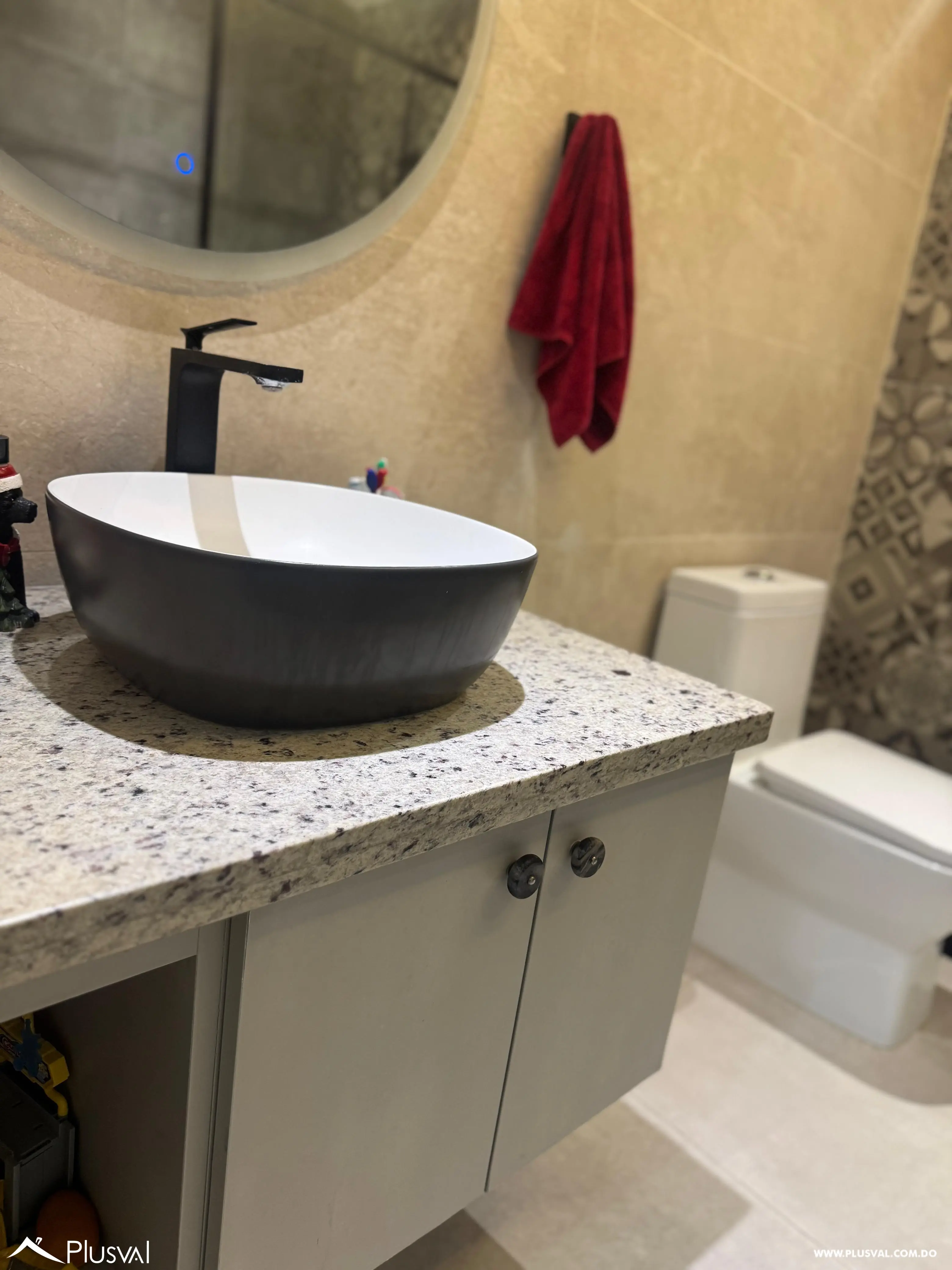 Venta de apartamento de 3 habitaciones y estudio en Arroyo Hondo Viejo 473227