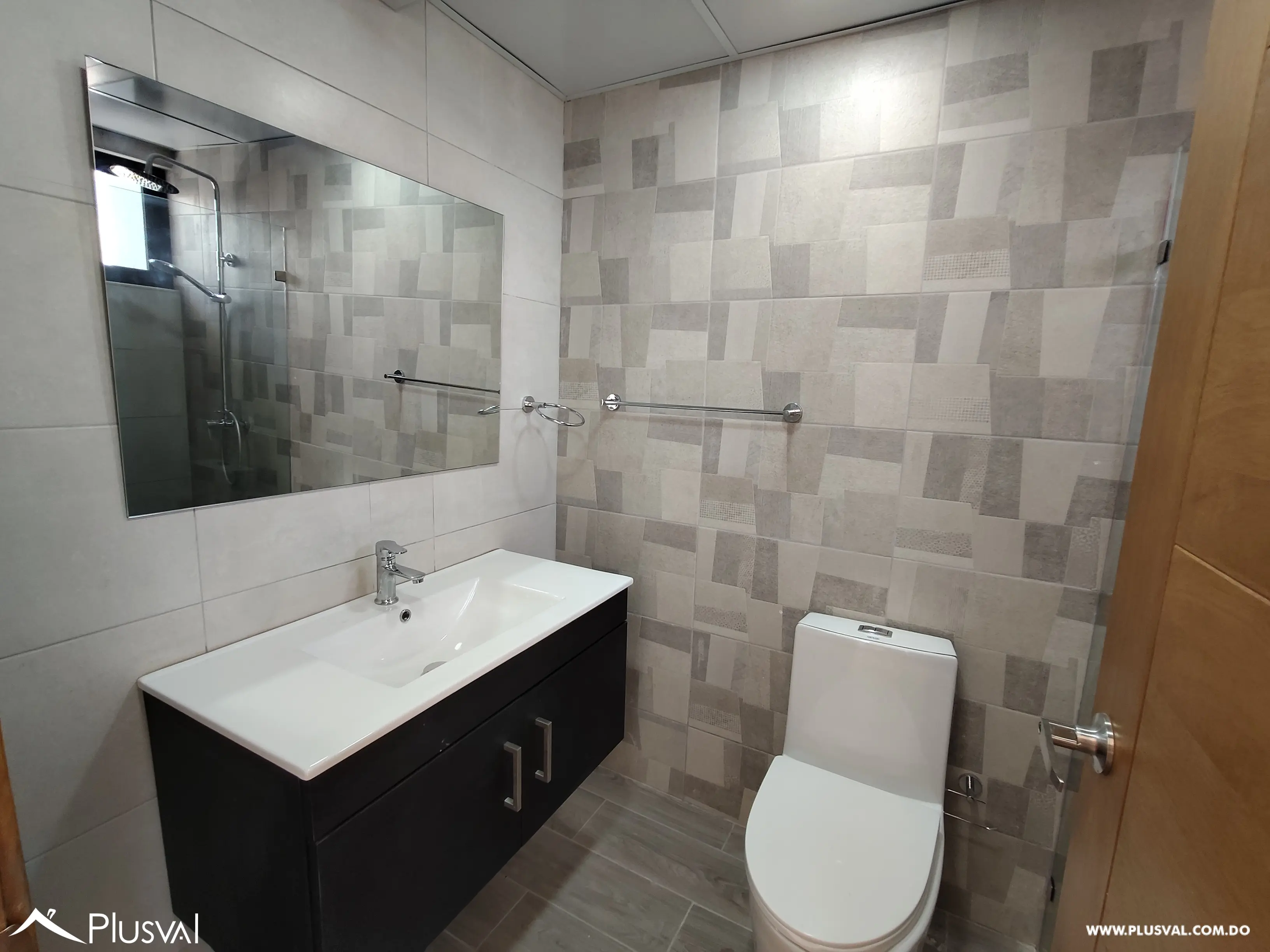 Se Alquila APARTAMENTO DE LUJO LISTO PARA VIVIR EN EL CENTRO DE BELLA VISTA 523150
