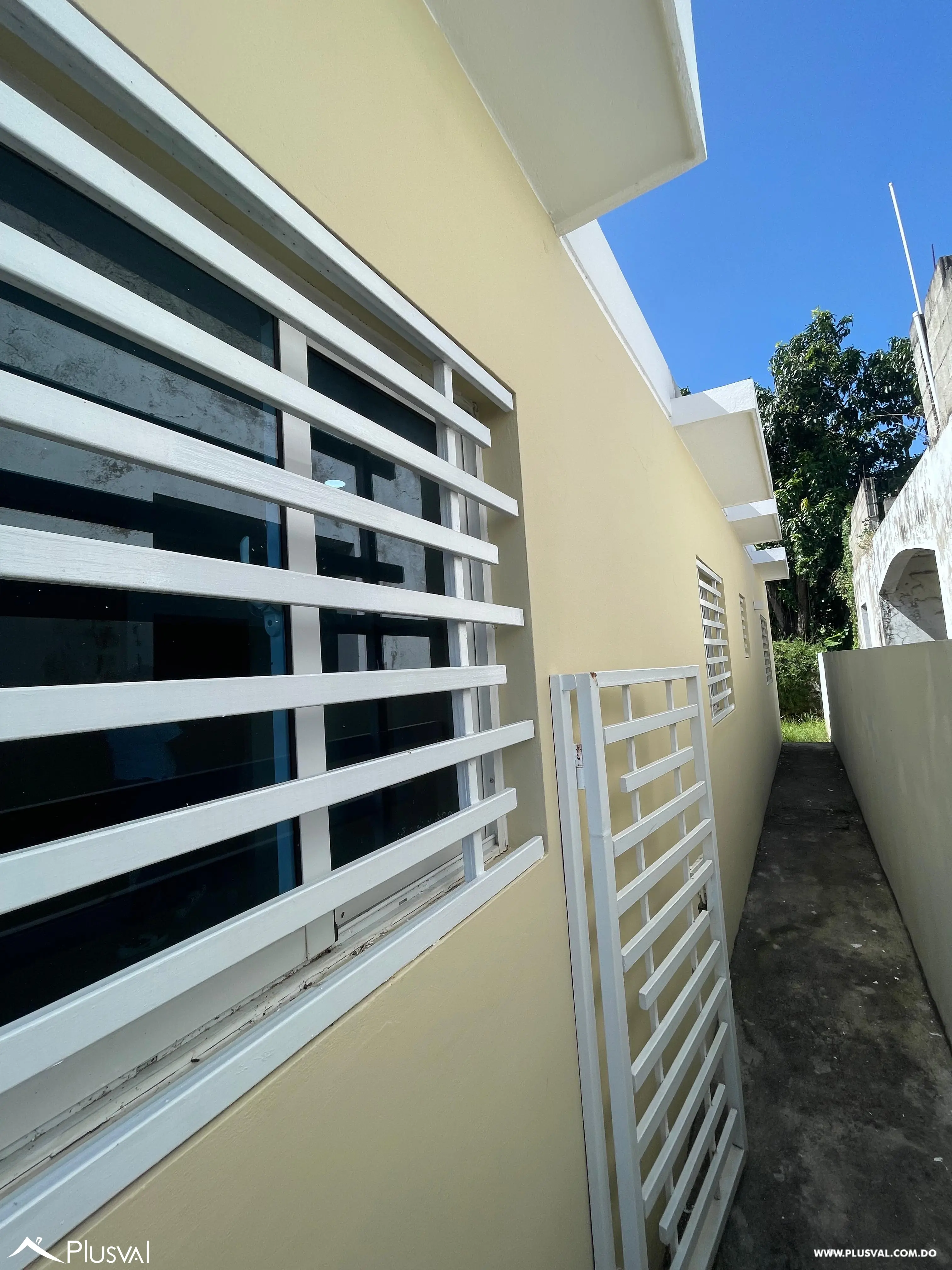 Casa en La Vega con 3 habitaciones más cuarto de servicio 454847