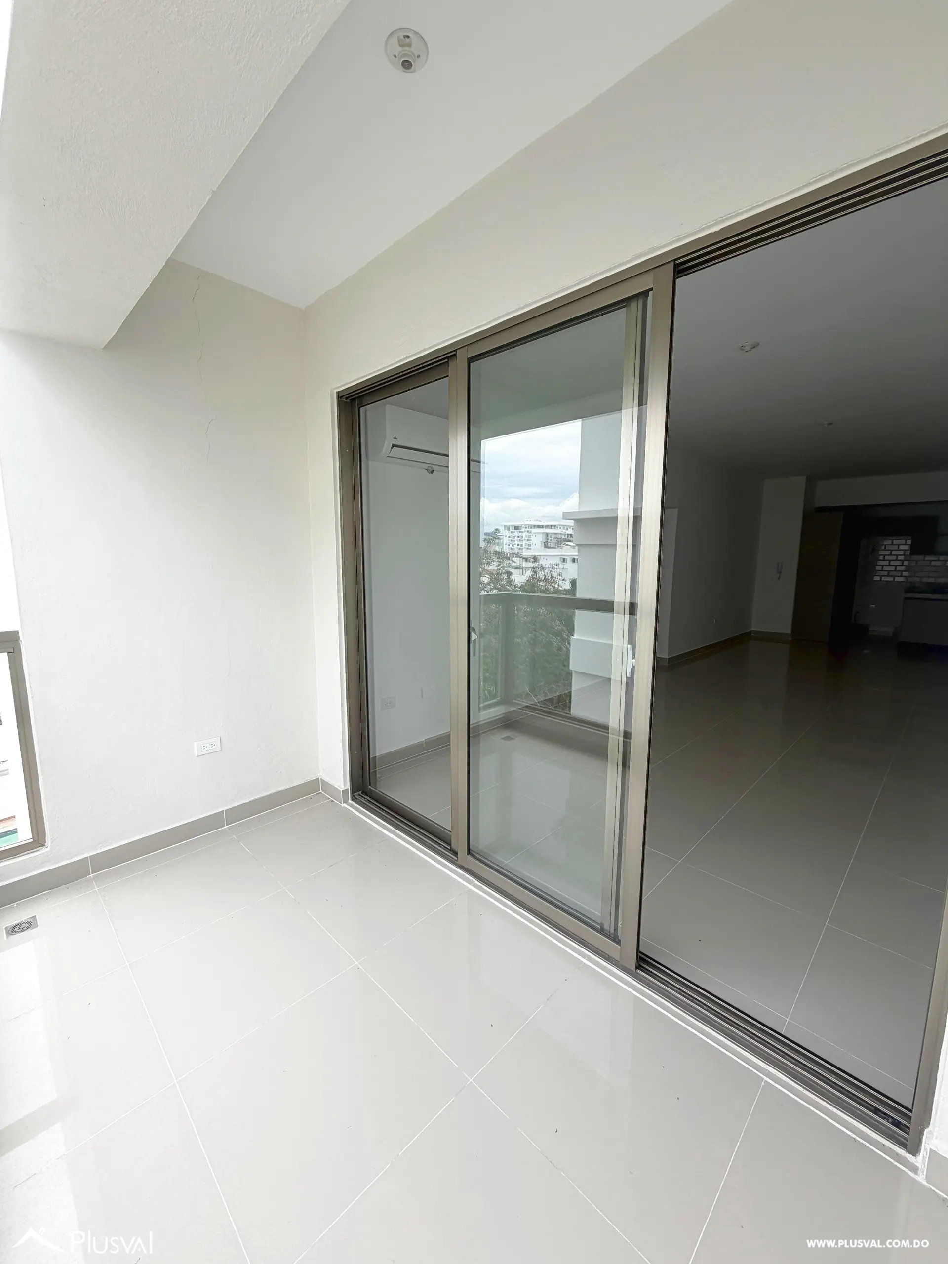 Apartamento en alquiler nuevo a estrenar de 2 habitaciones y 2 parqueos 512237