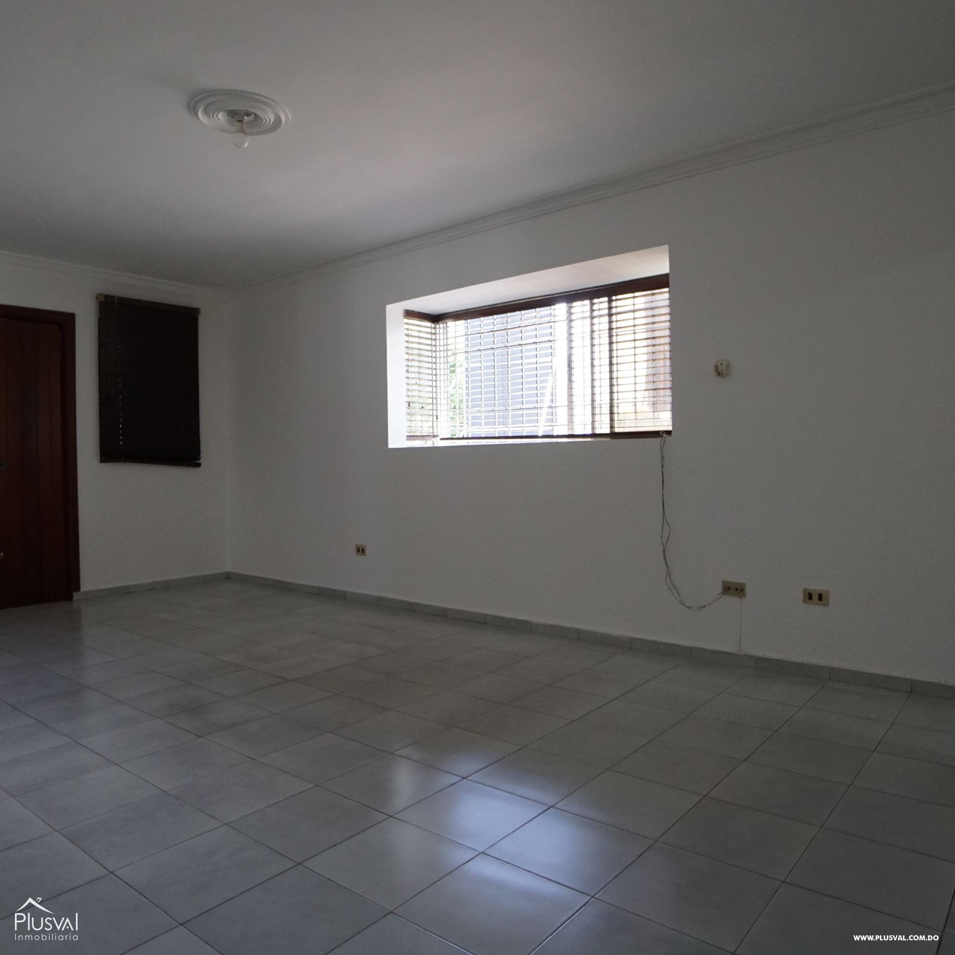 Amplia casa en VENTA en Cuesta Brava. 383608