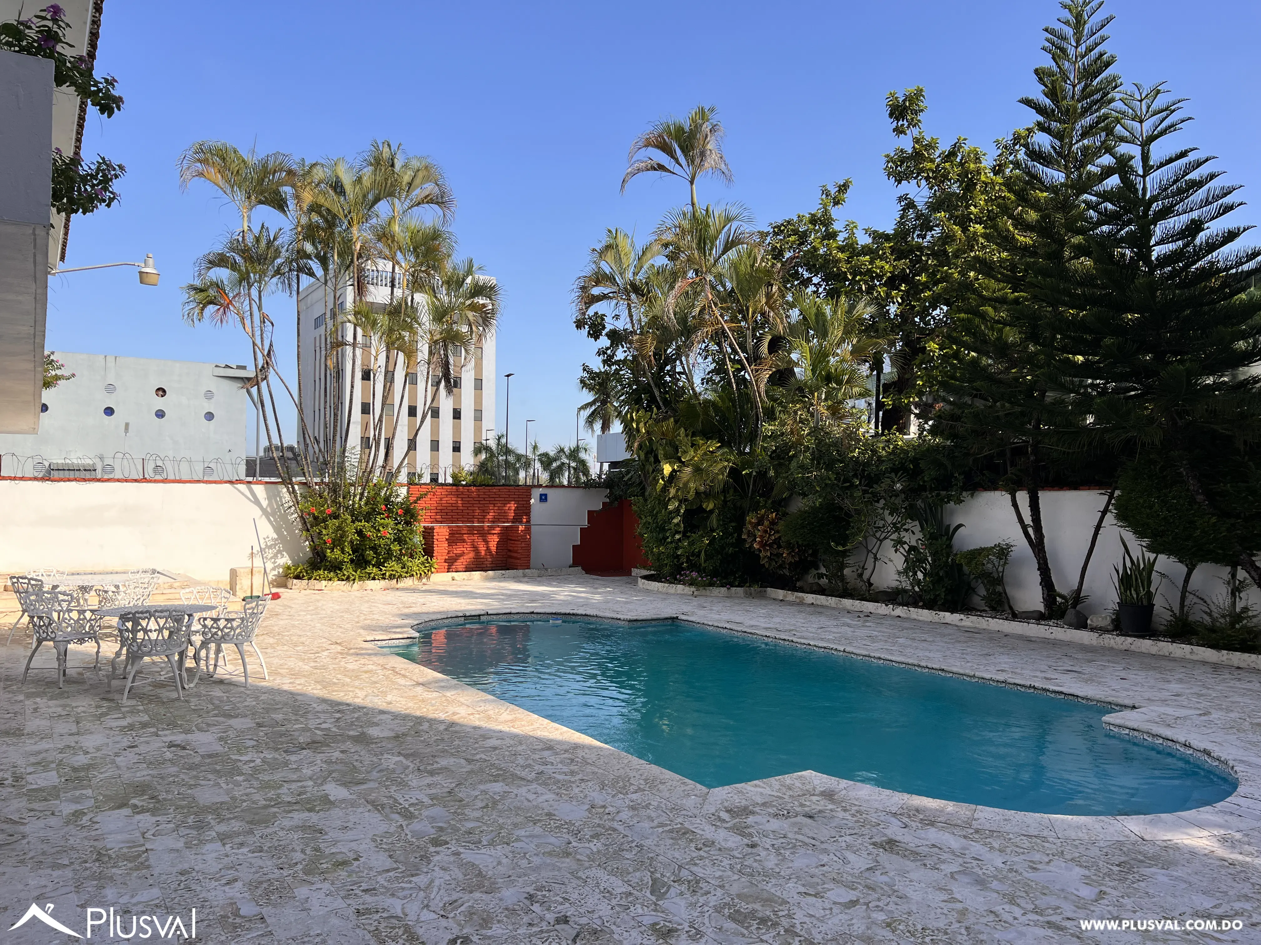 Apartamento muy amplio en Paraíso en Alquiler frente a Agora Mall 512016