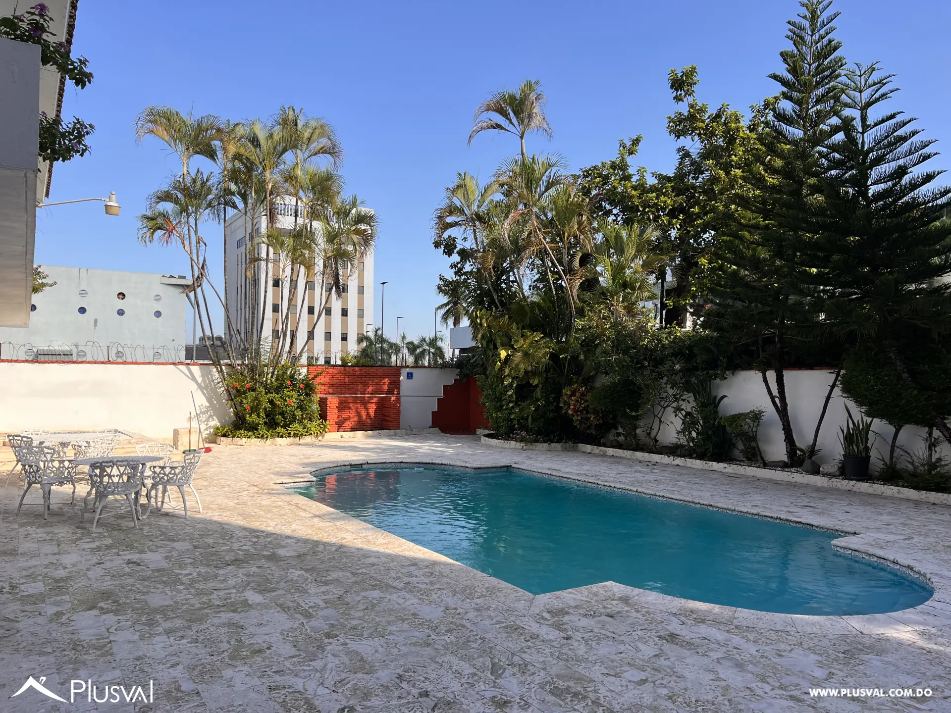 Apartamento muy amplio en Paraíso en Alquiler frente a Agora Mall 512016