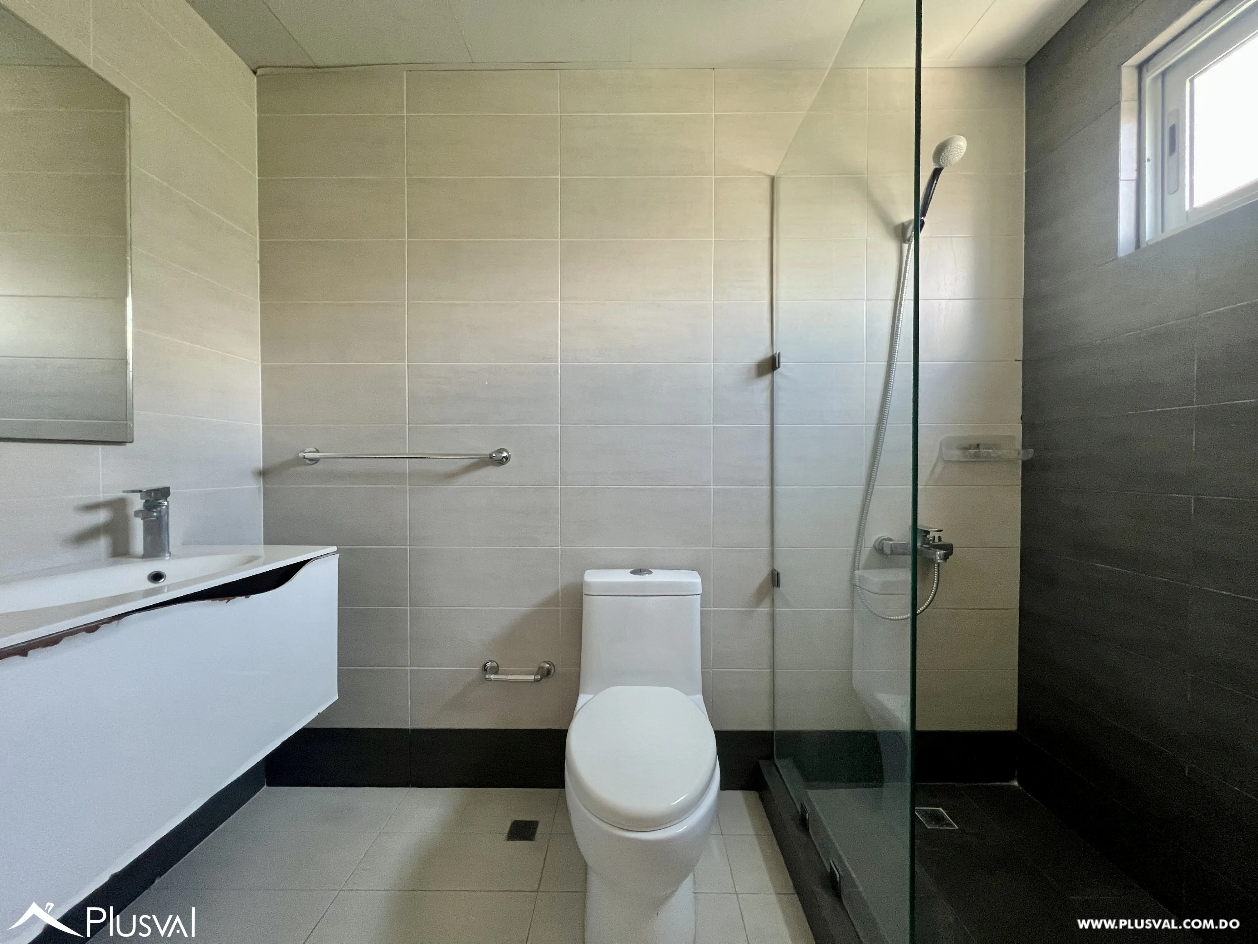 Apartamento en Serrallés alquiler línea blanca con 2 parqueos 497729