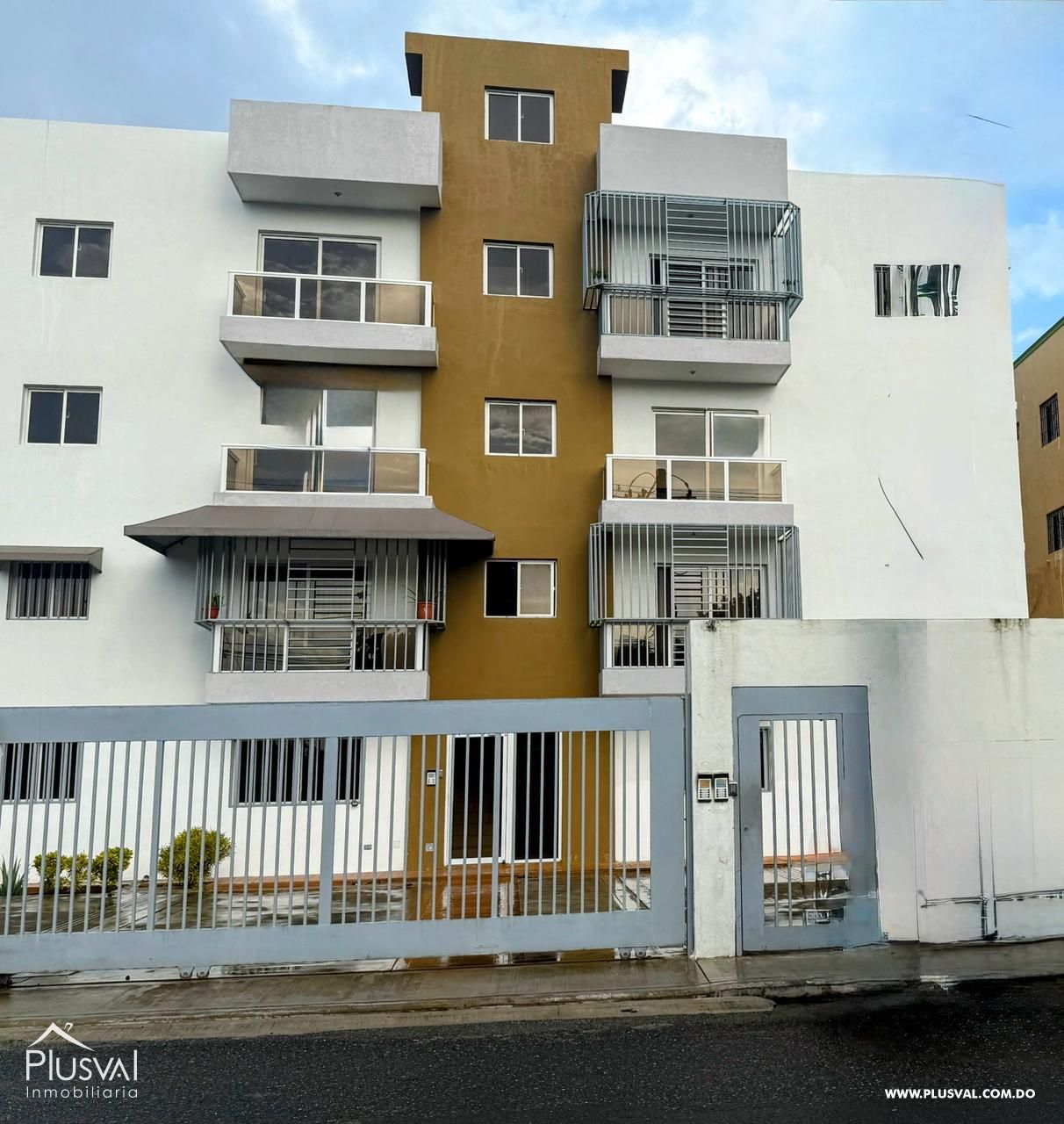 Apartamento de 3 habitaciones en Tropical del Este 482499