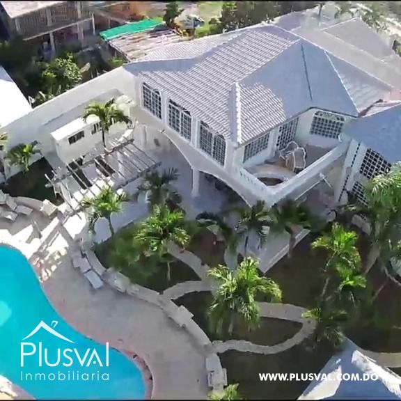 Villa de lujo con piscina en venta, en Bavaro 355491