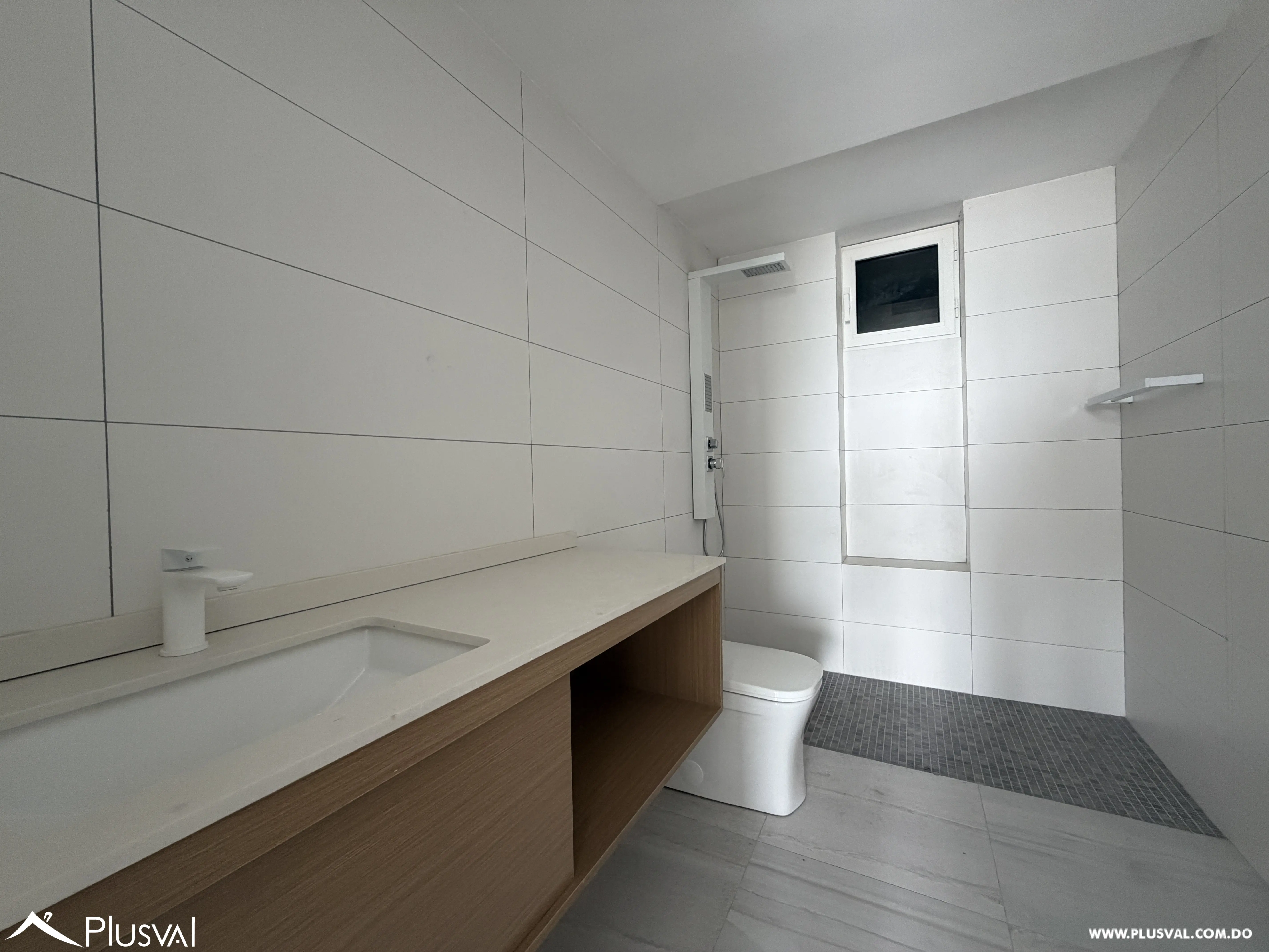 Alquiler de apto tipo loft, de 2 habitaciones en Evaristo Morales. 524876