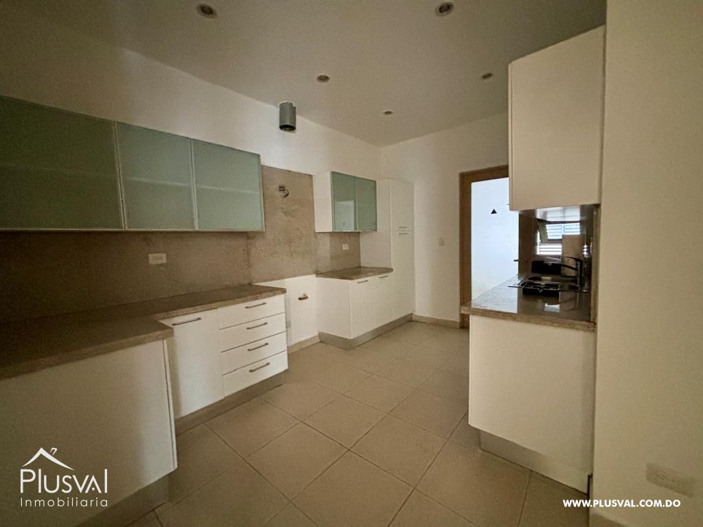 Alquiler de apartamento con amplio balcón en Piantini 344443