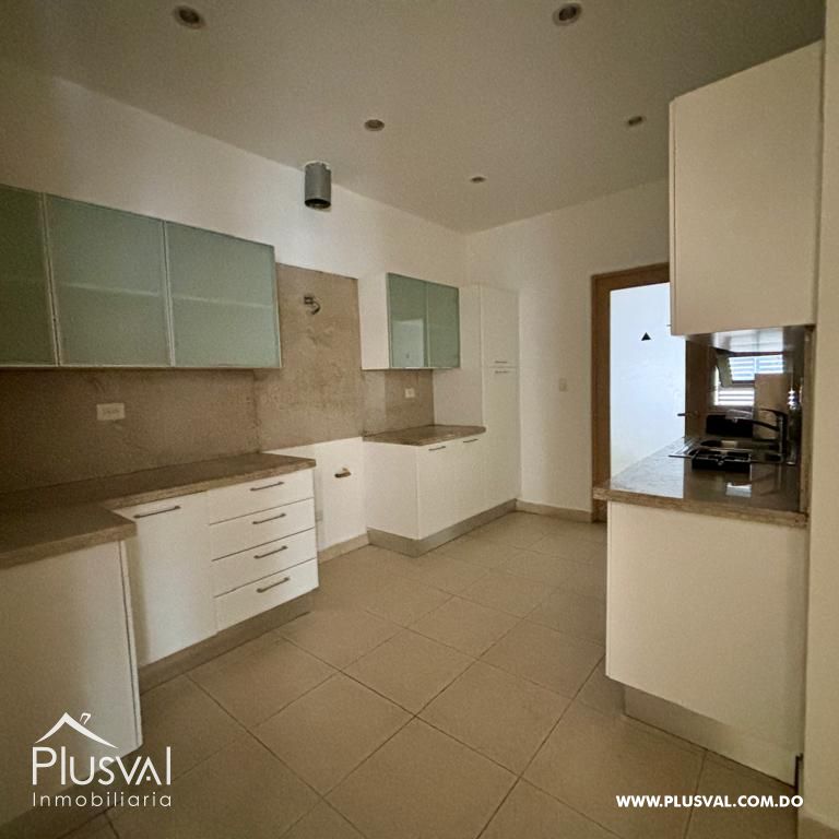 Alquiler de apartamento con amplio balcón en Piantini 344443
