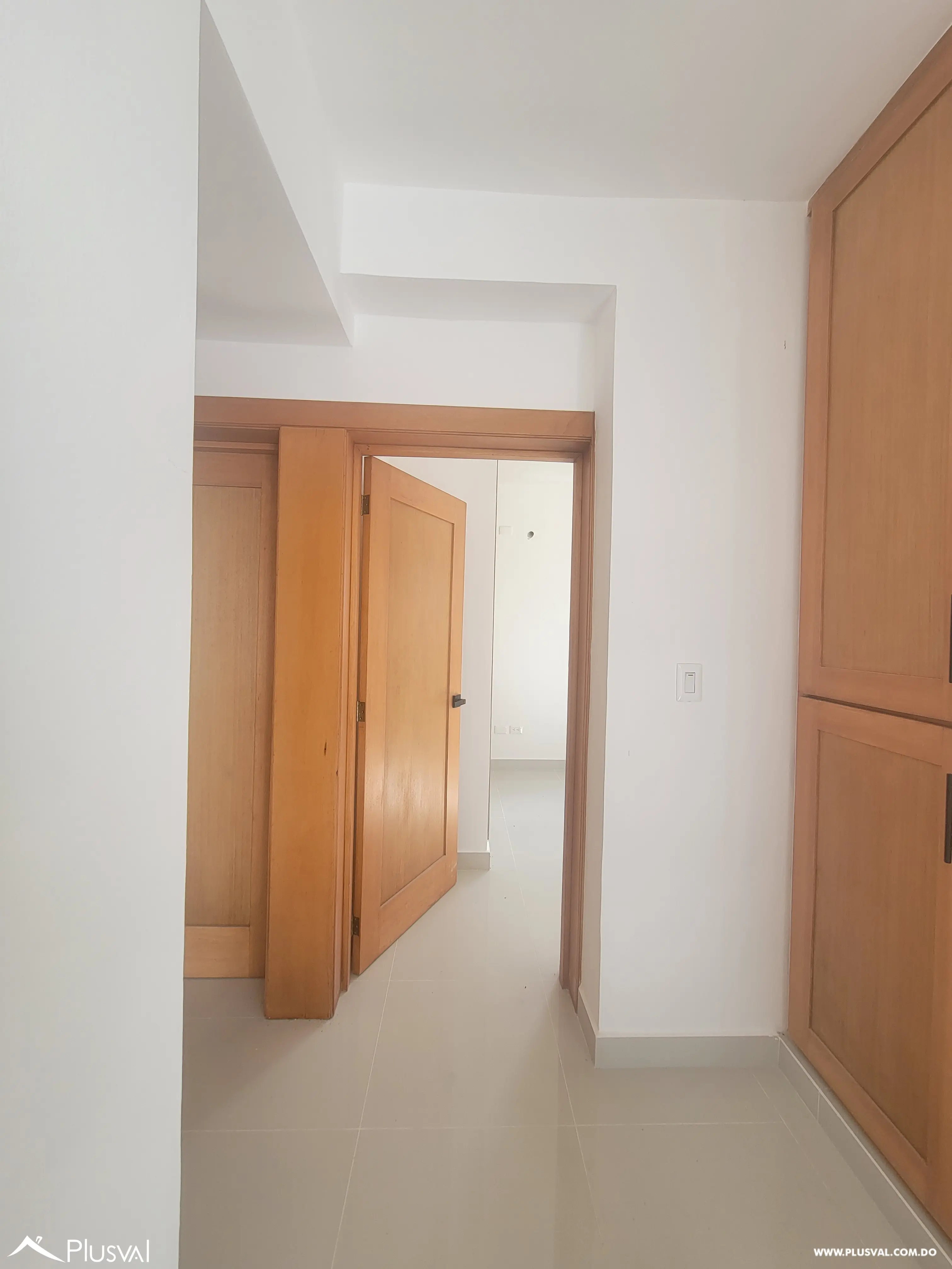 AMPLIA VILLA DE 3 HABITACIONES CON PISCINA Y PATIO EN SECTOR DEL DOWTOWN PUNTA CANA 499564