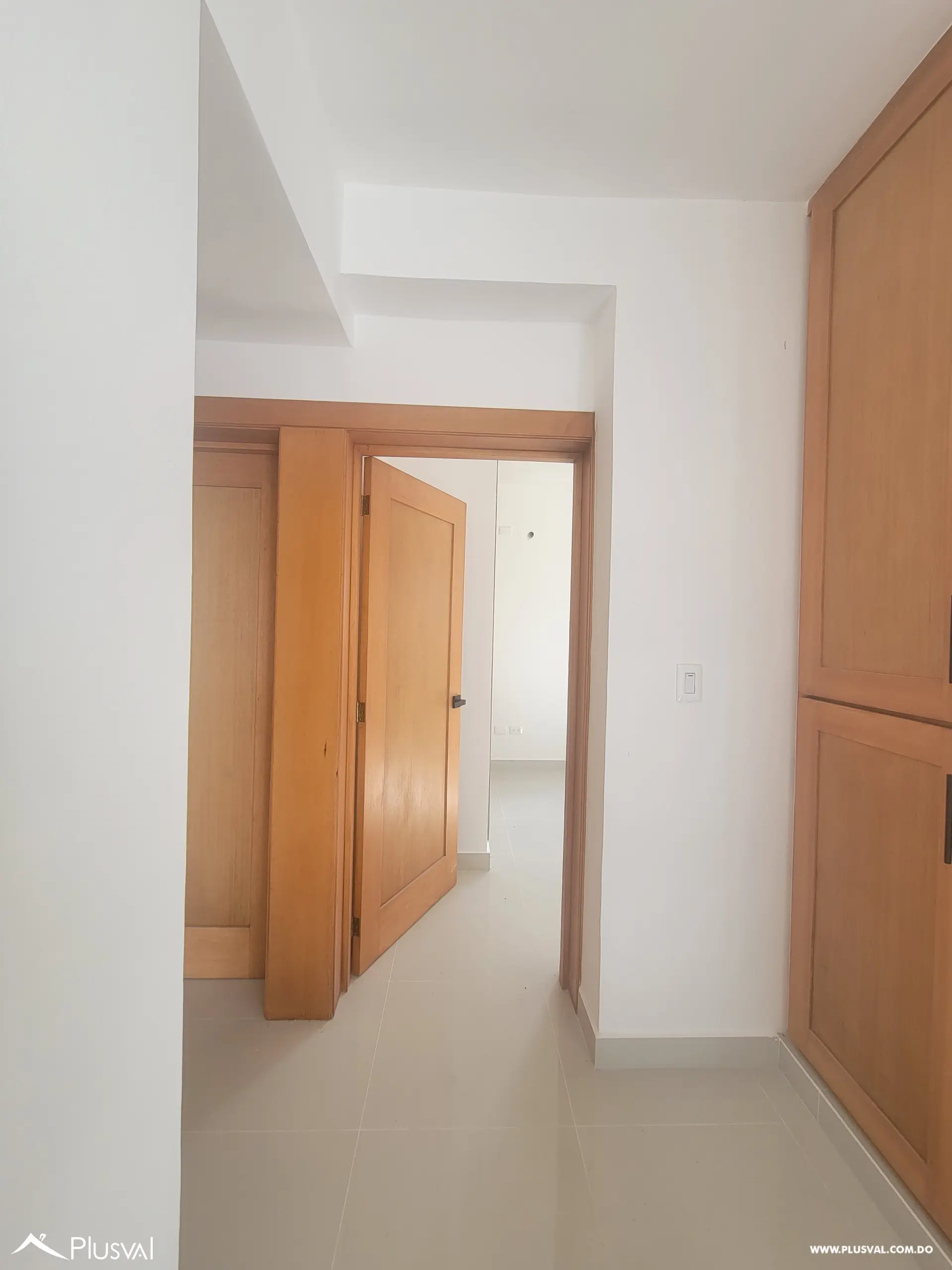 AMPLIA VILLA DE 3 HABITACIONES CON PISCINA Y PATIO EN SECTOR DEL DOWTOWN PUNTA CANA 499564