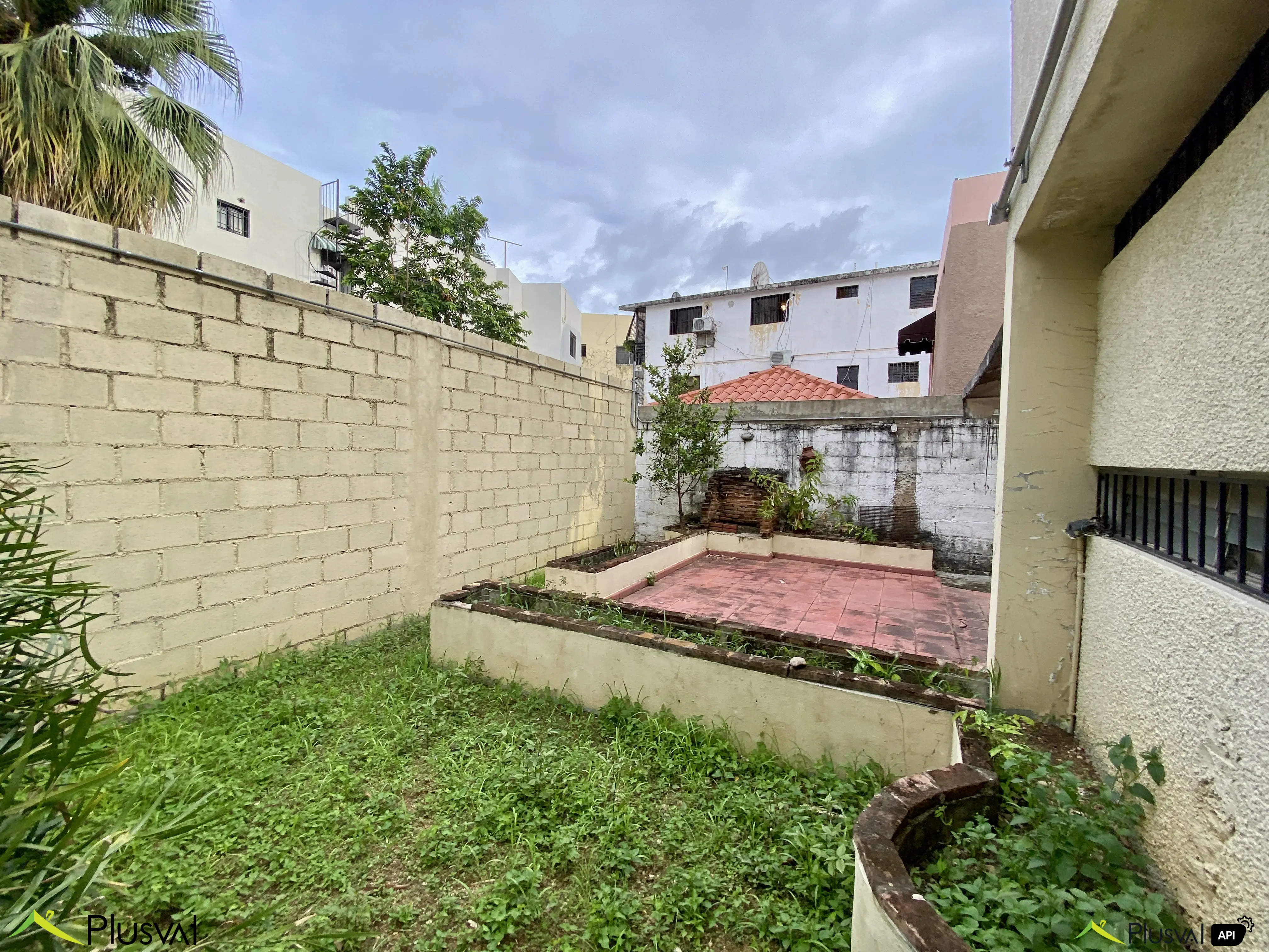Casa Comercial de Dos Niveles en Alquiler en Urbanización Fernández – Ideal para Oficinas o Negocio 450689