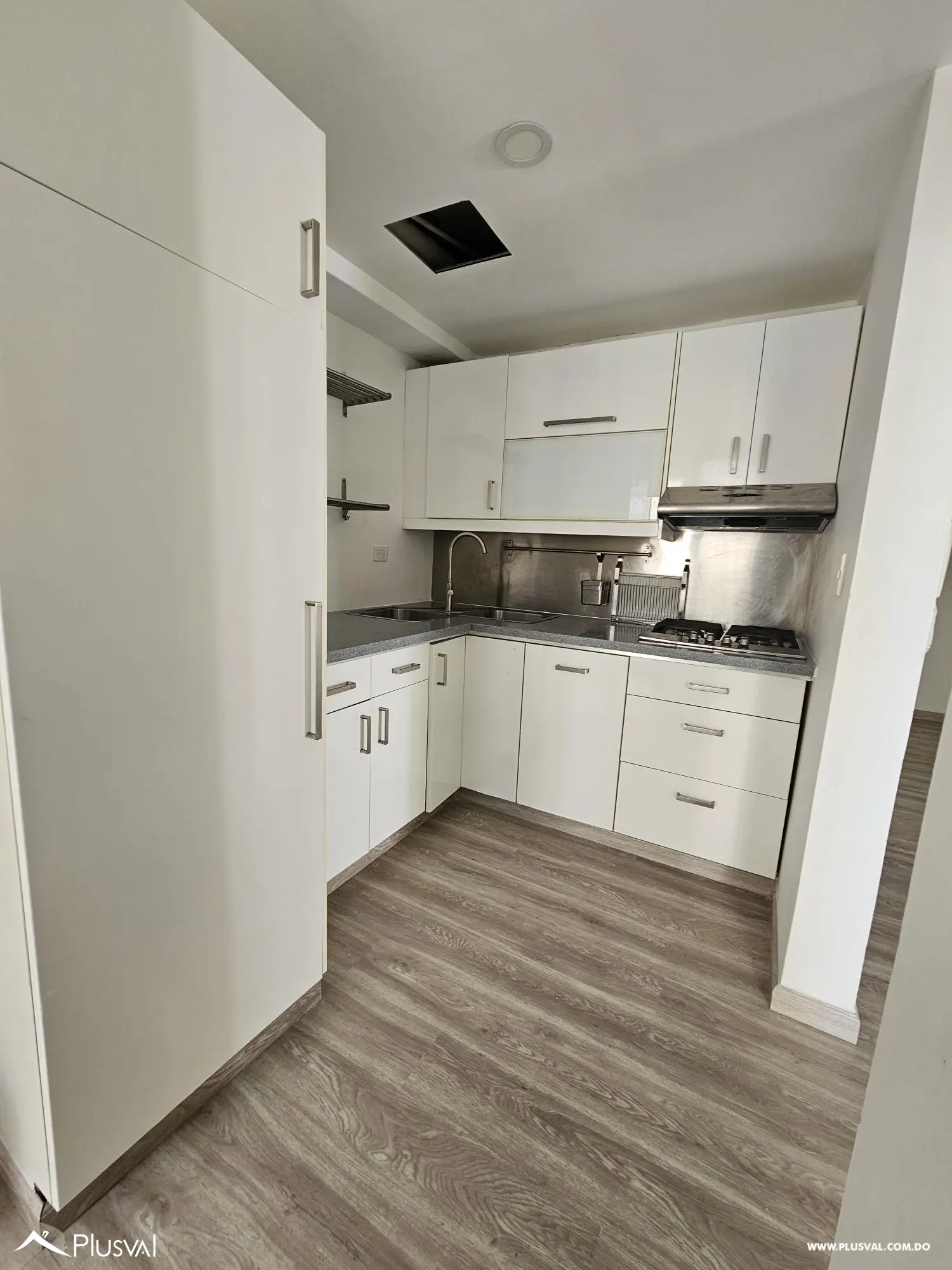 Apartamento con hermosa vista desde el balcón de la habitación principal. 490466