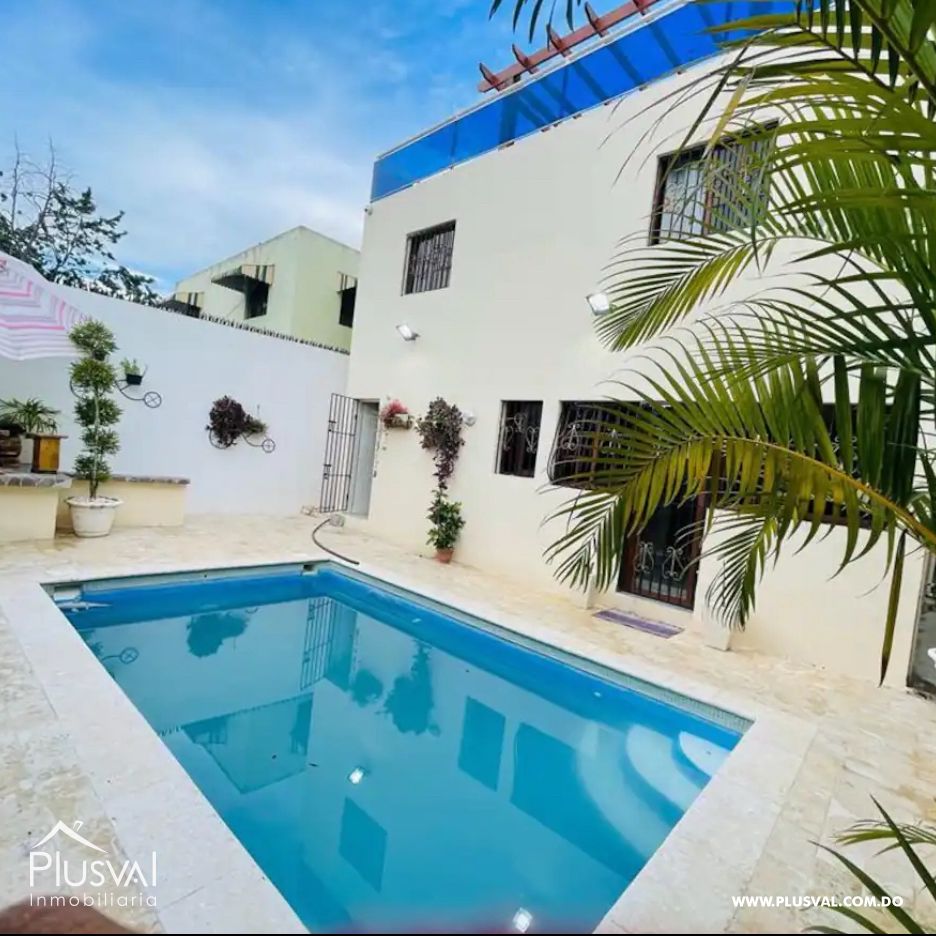 Amplia casa en venta con piscina 370065