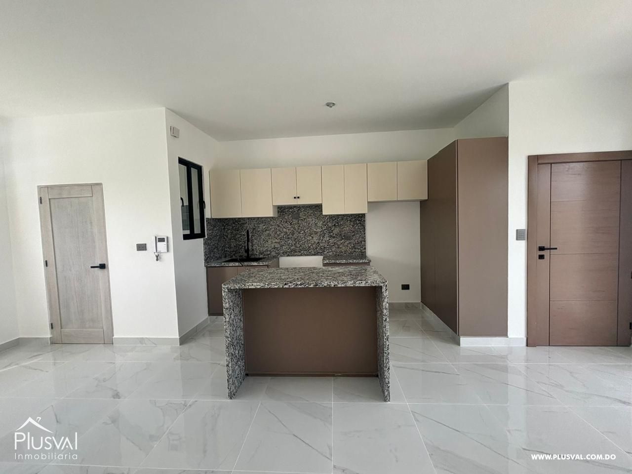 Apartamento en Alquiler Primer Nivel  Residencial Privado con Patio 463719