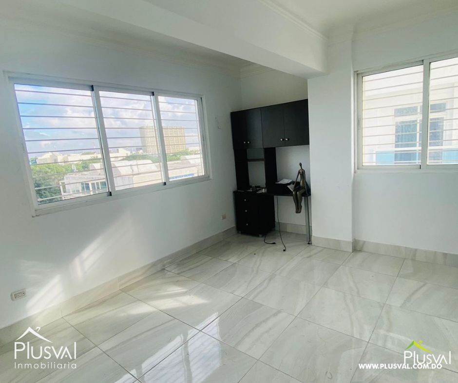 SE ALQUILA AMPLIO APARTAMENTO EN GAZCUE 246196