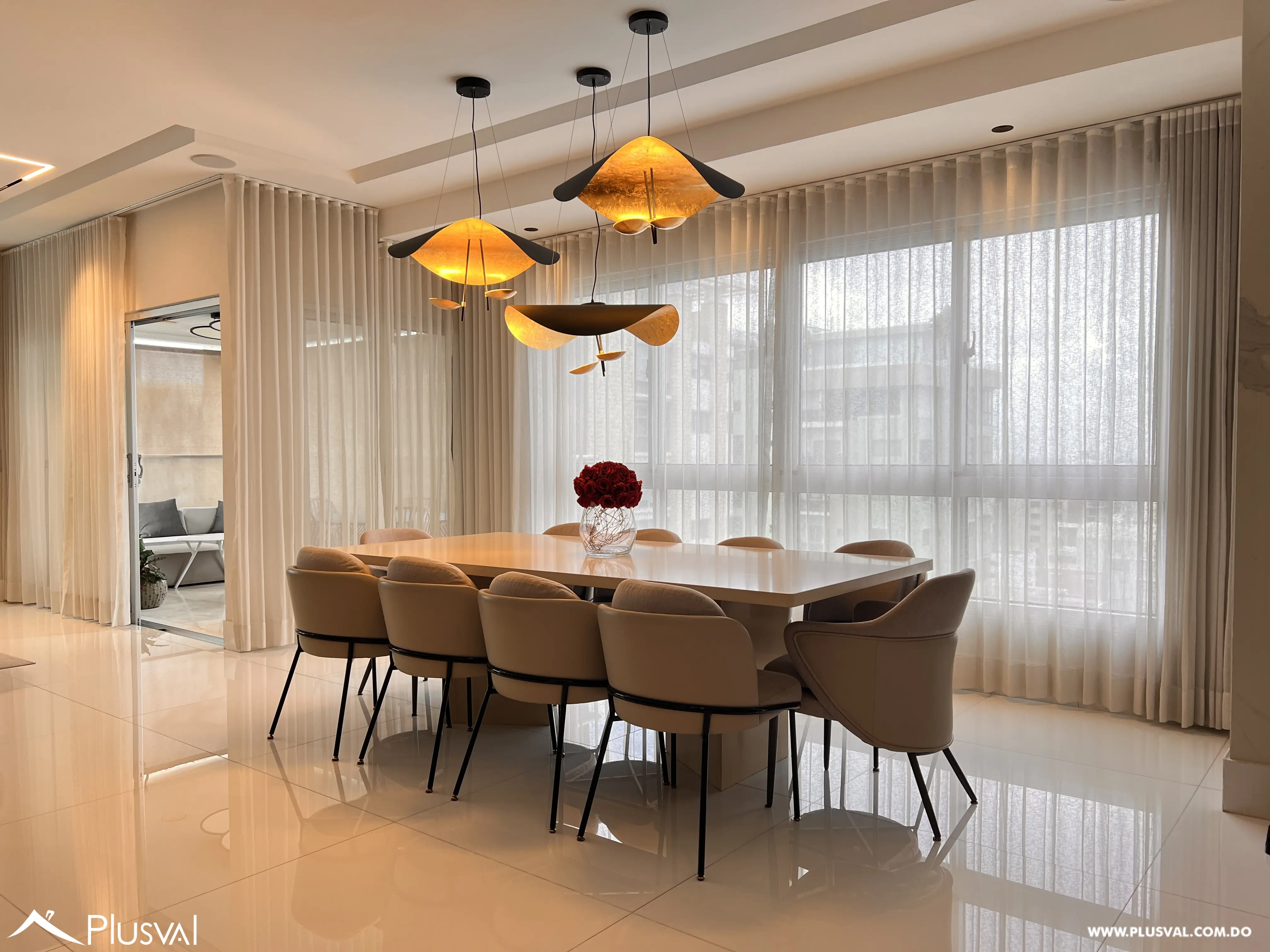 Amplio e Iluminado apartamento de venta en Piantini, piso alto y 5 parqueos 532880
