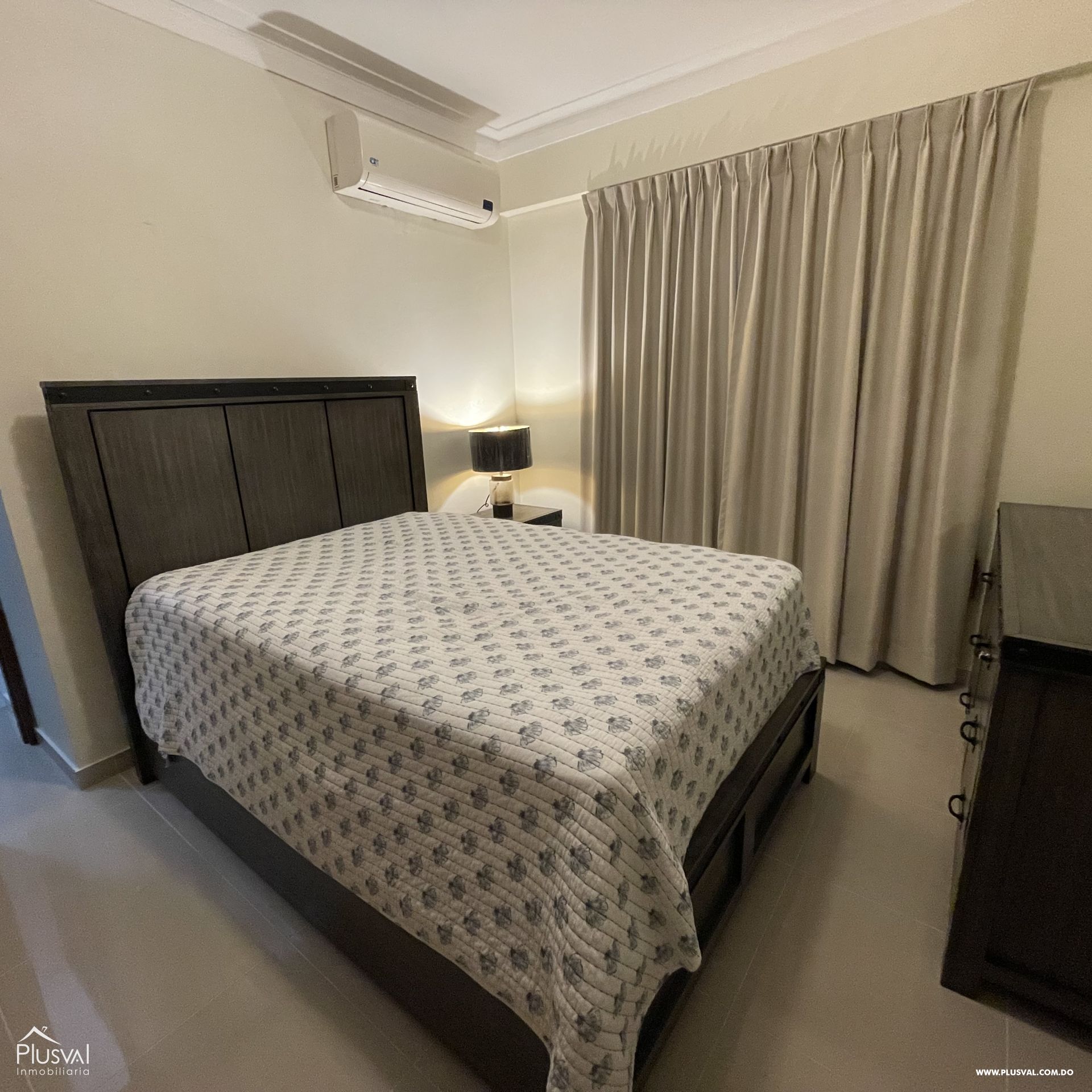 Apartamento en Alquiler en Evaristo Morales 256236