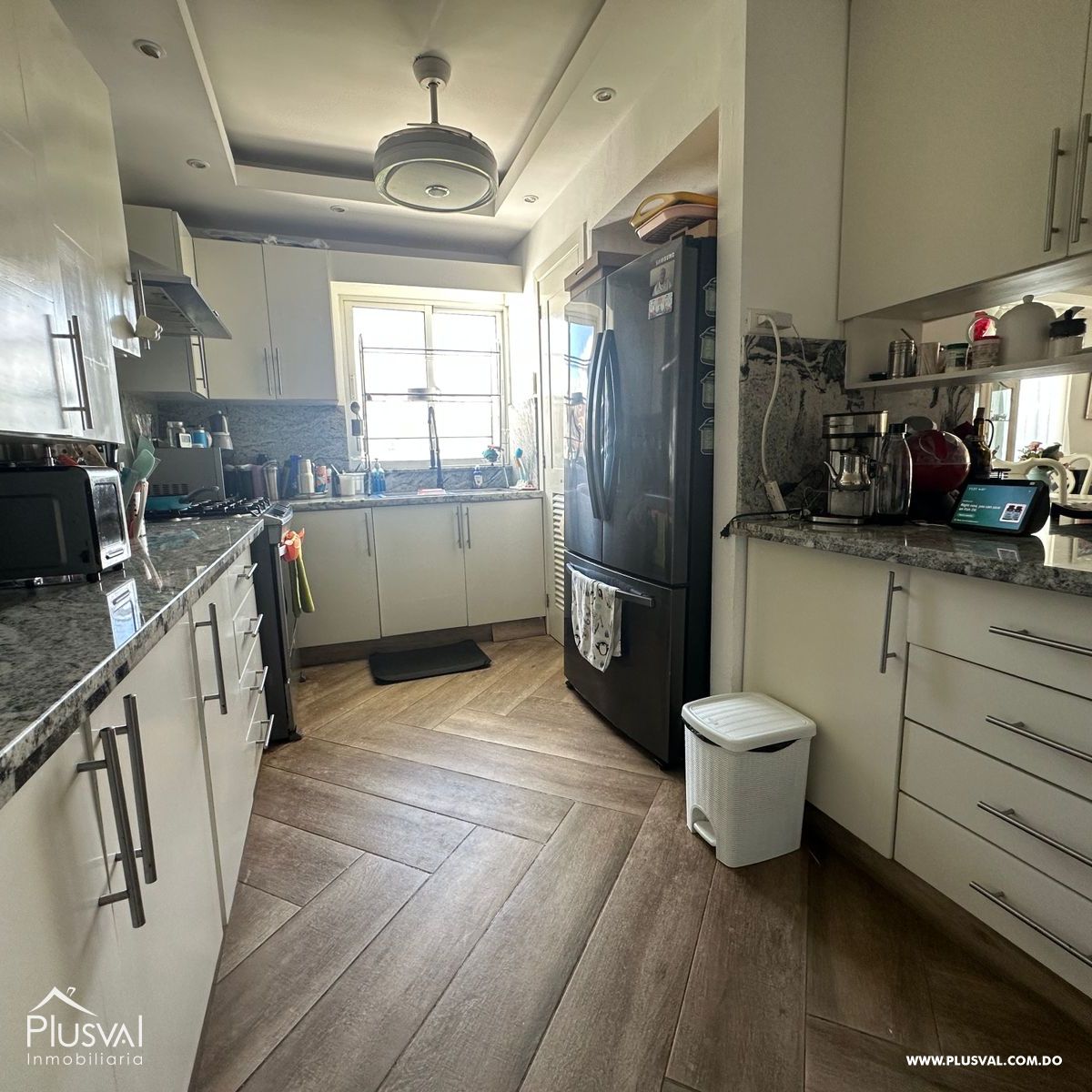 PH en venta en Evaristo Morales, a pasos de la Churchill. 406347